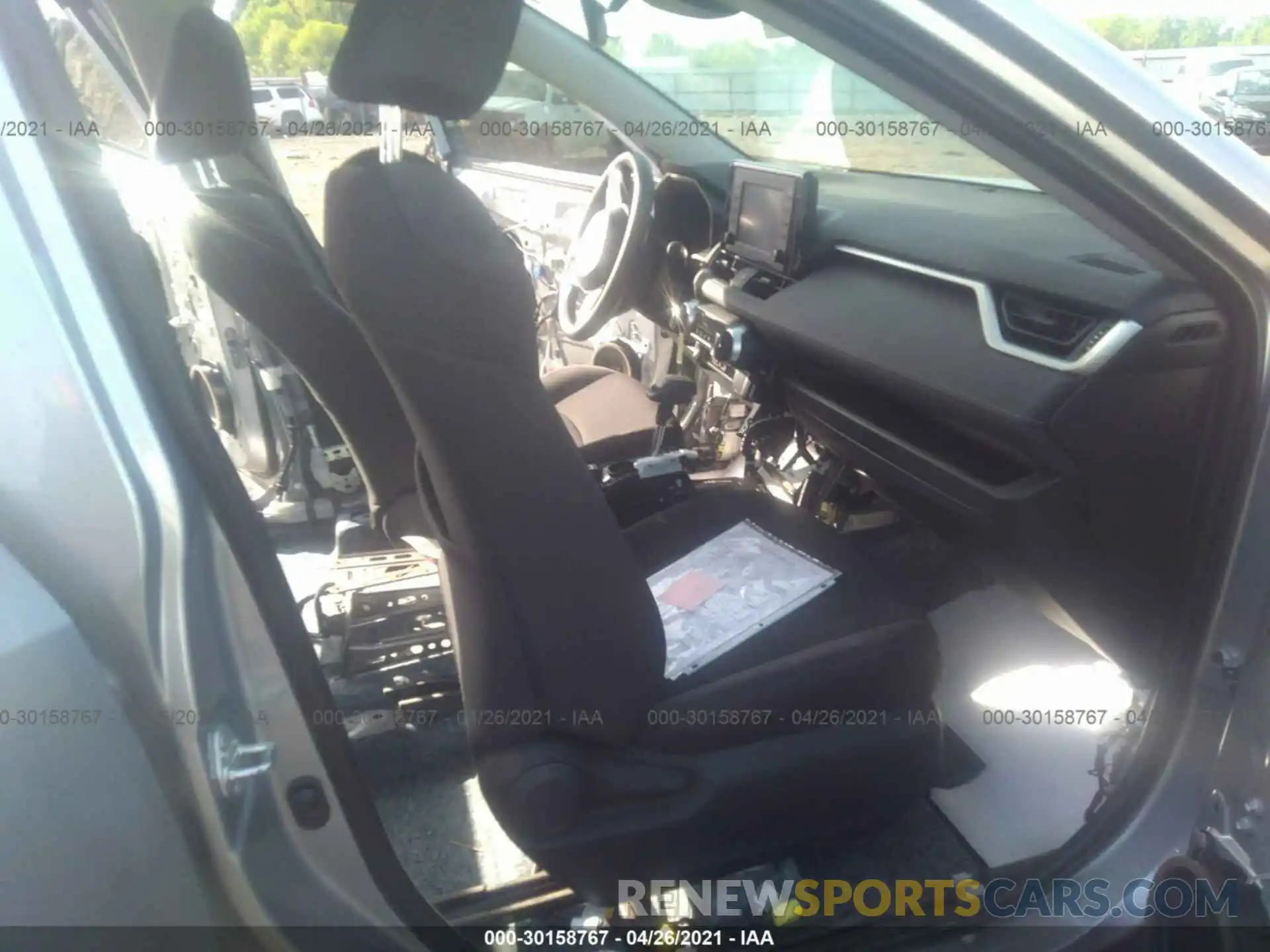 5 Photograph of a damaged car 2T3LWRFV3KW023824 TOYOTA RAV4 2019