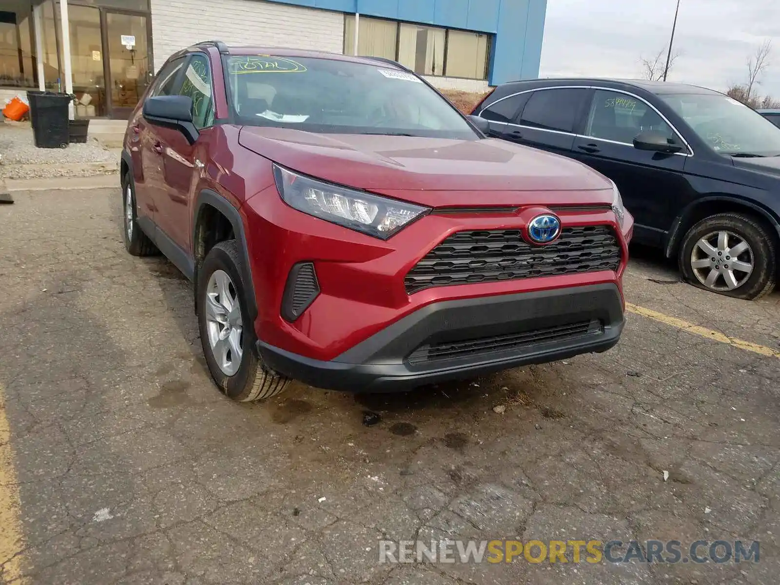 1 Photograph of a damaged car 2T3LWRFV4KW008328 TOYOTA RAV4 2019