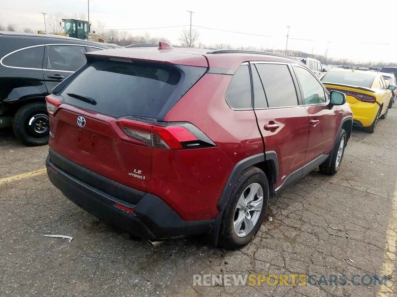 4 Photograph of a damaged car 2T3LWRFV4KW008328 TOYOTA RAV4 2019