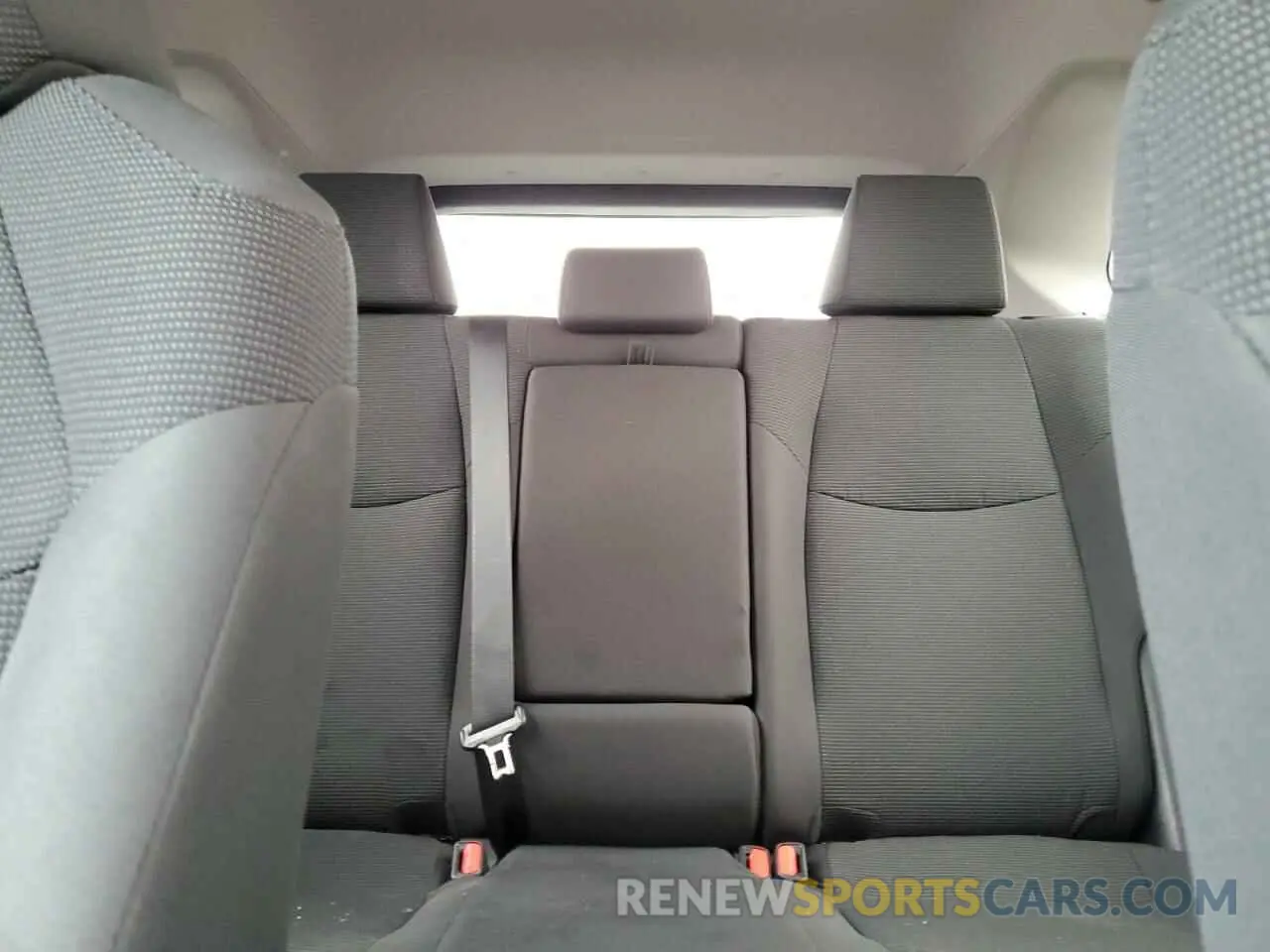 10 Photograph of a damaged car 2T3LWRFV4KW042110 TOYOTA RAV4 2019