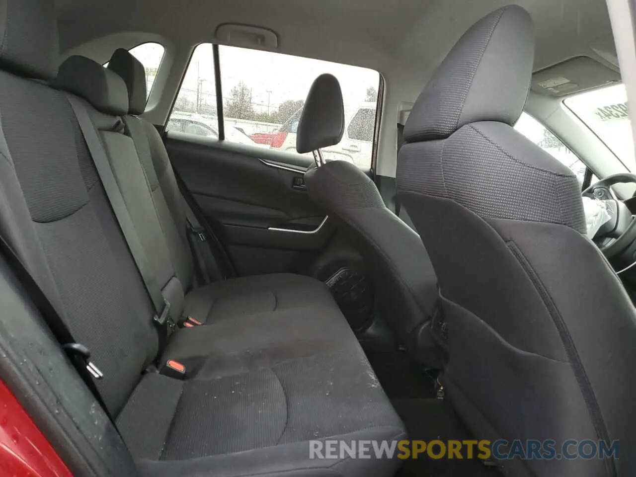 11 Photograph of a damaged car 2T3LWRFV4KW042110 TOYOTA RAV4 2019