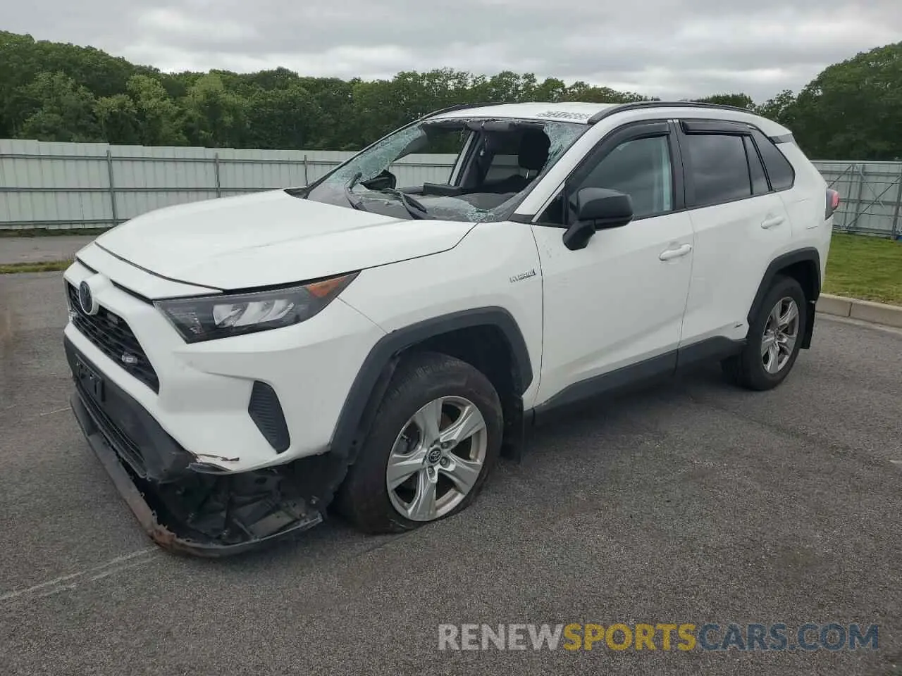 1 Photograph of a damaged car 2T3LWRFV5KW039202 TOYOTA RAV4 2019