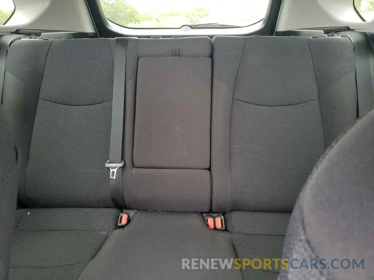 10 Photograph of a damaged car 2T3LWRFV5KW039202 TOYOTA RAV4 2019
