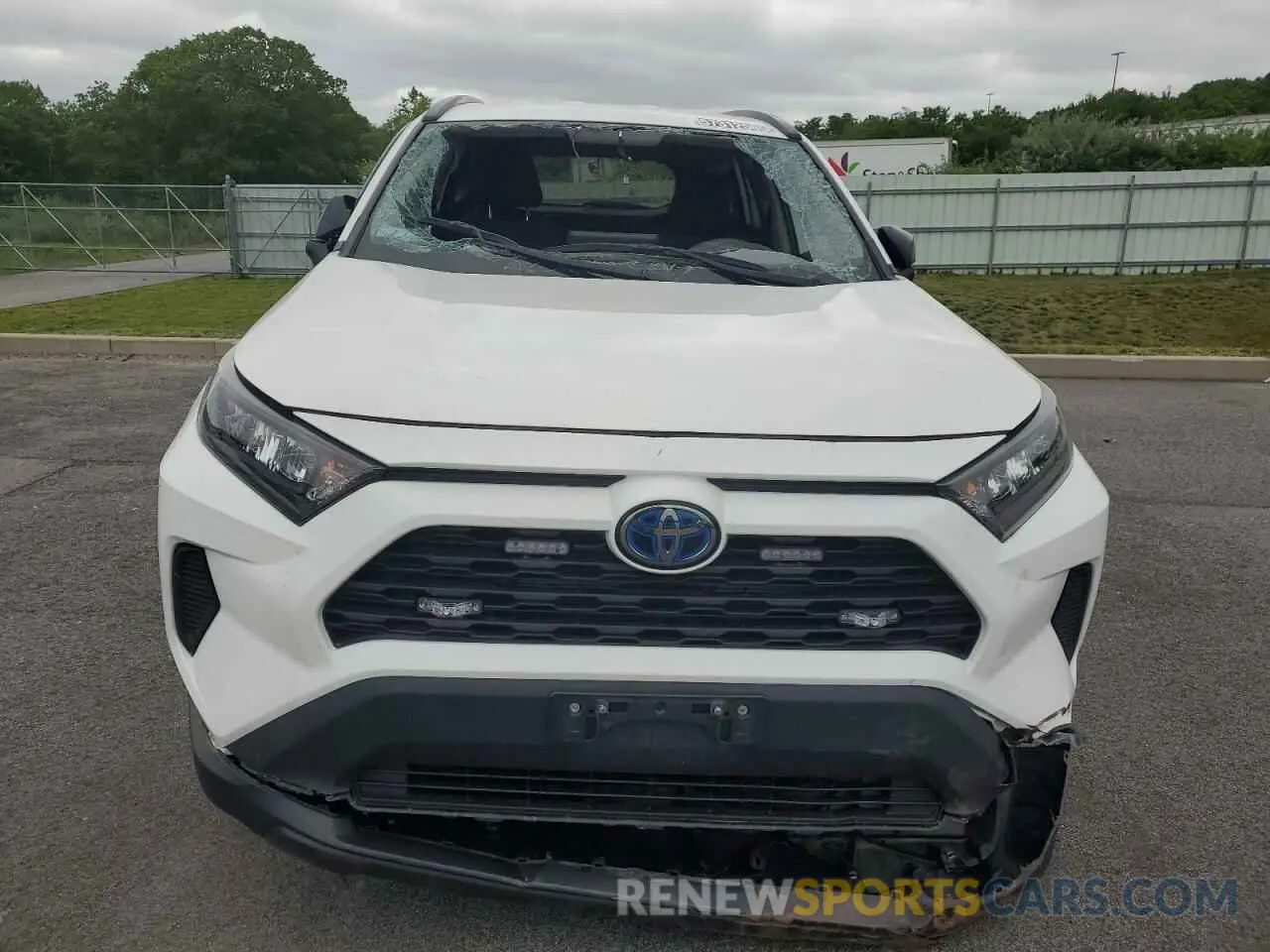 5 Photograph of a damaged car 2T3LWRFV5KW039202 TOYOTA RAV4 2019