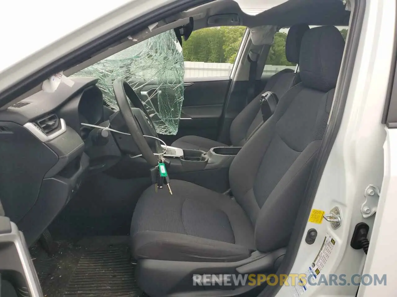 7 Photograph of a damaged car 2T3LWRFV5KW039202 TOYOTA RAV4 2019