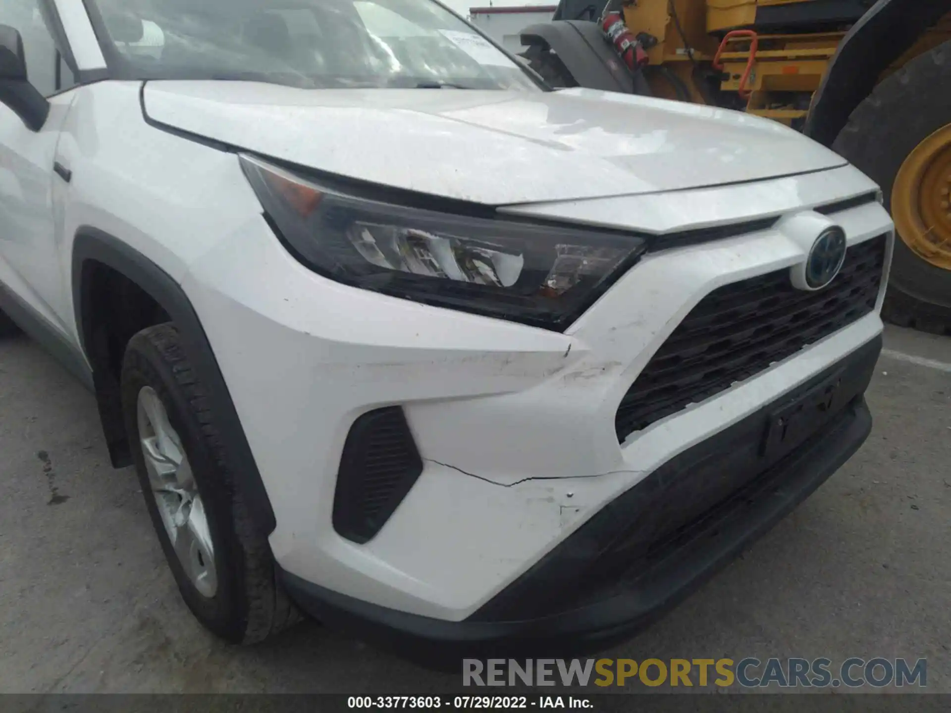 12 Photograph of a damaged car 2T3LWRFV5KW045436 TOYOTA RAV4 2019