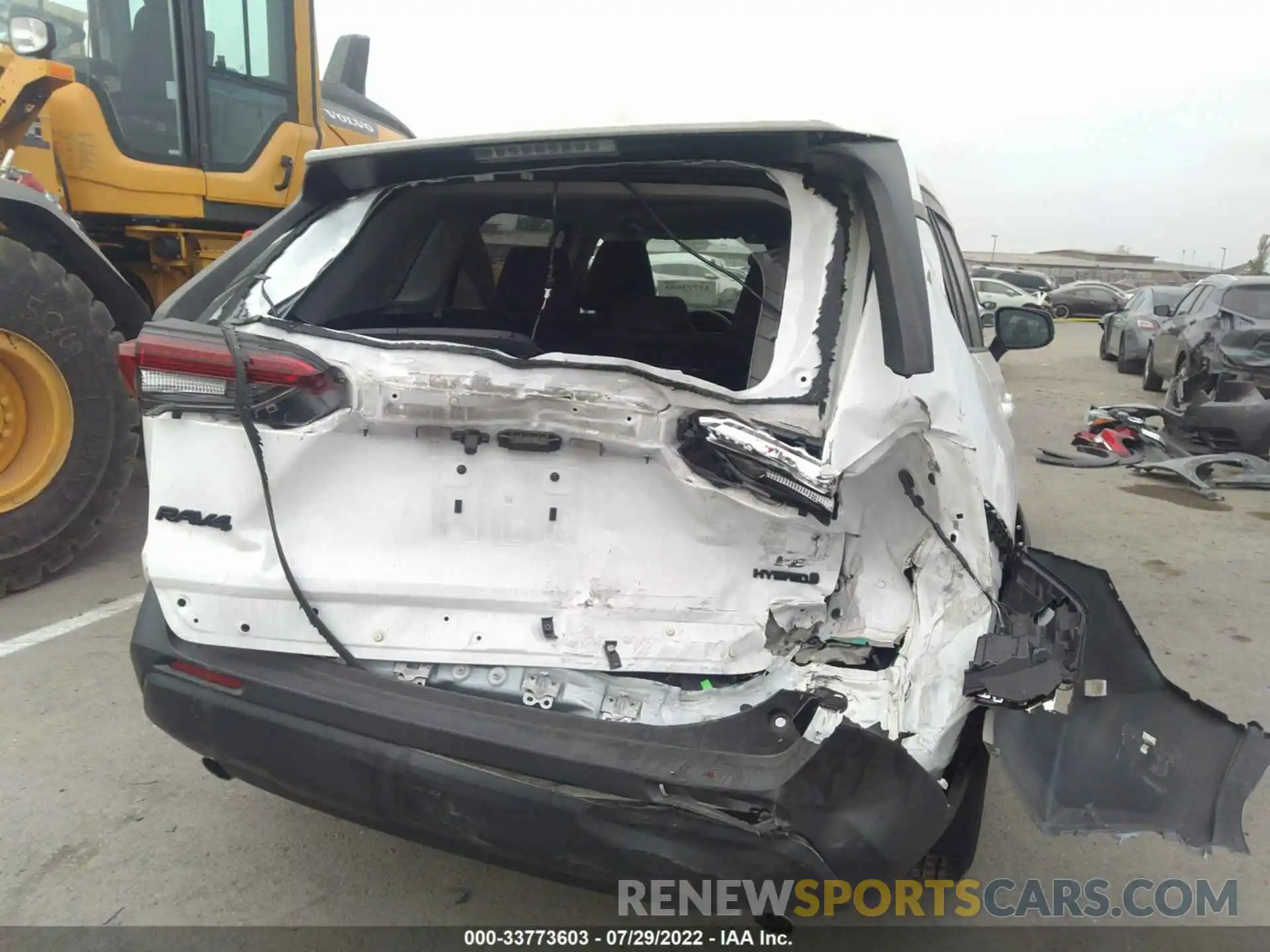 6 Photograph of a damaged car 2T3LWRFV5KW045436 TOYOTA RAV4 2019