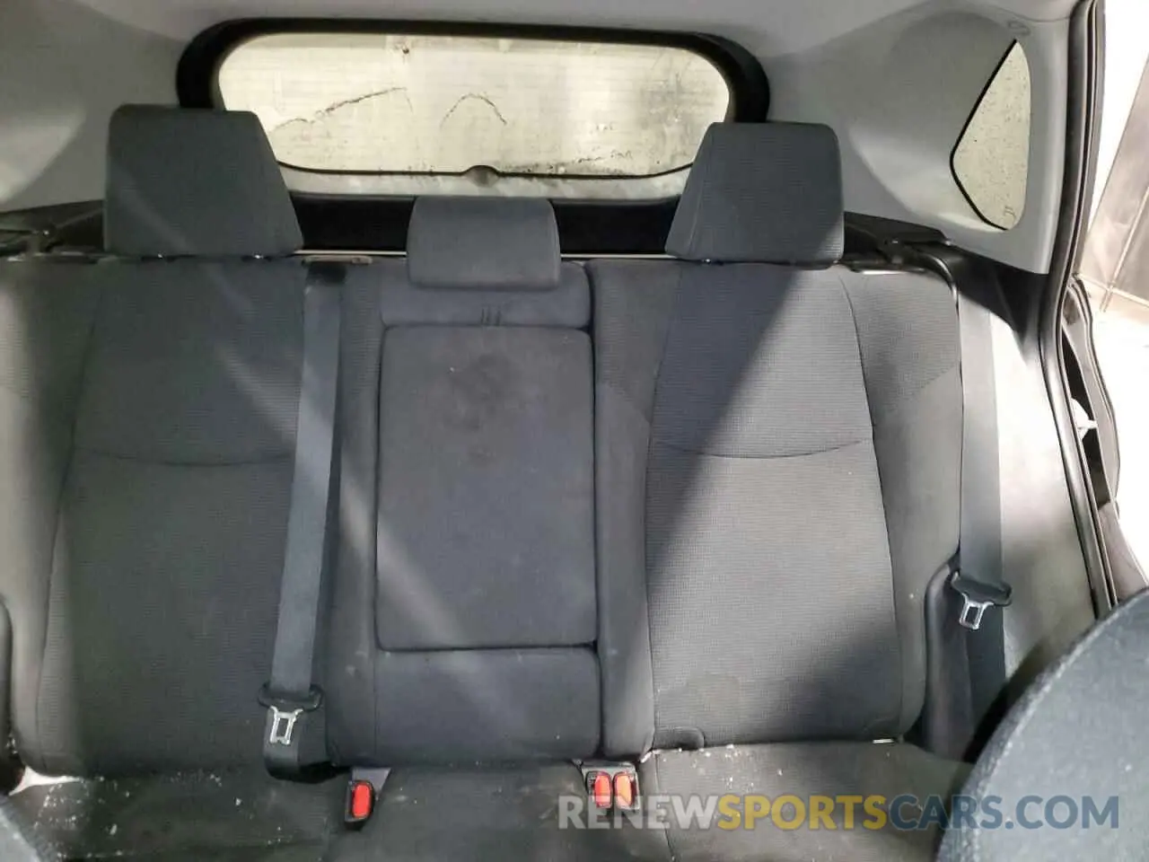 10 Photograph of a damaged car 2T3LWRFV7KW036060 TOYOTA RAV4 2019