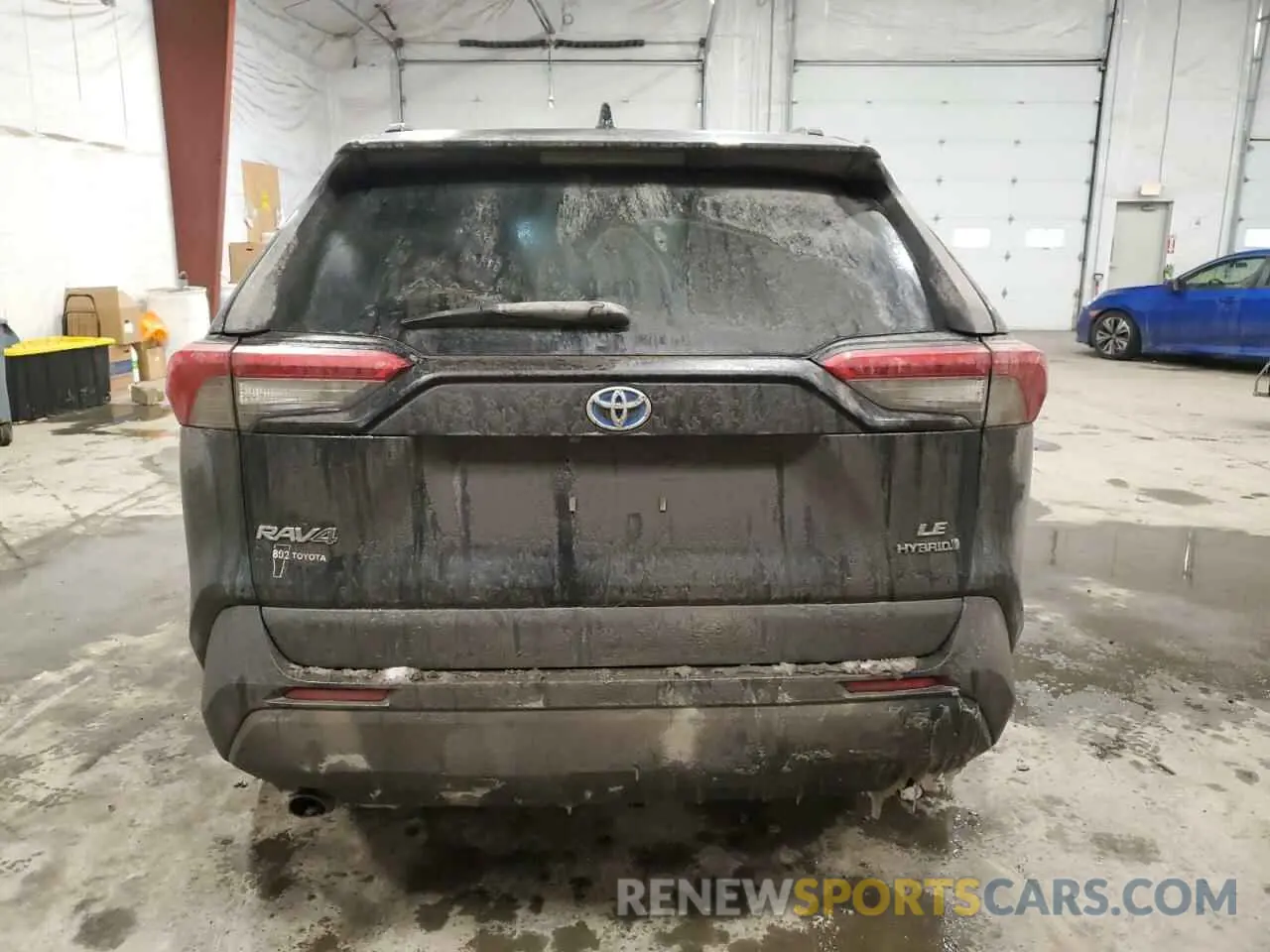 6 Photograph of a damaged car 2T3LWRFV7KW036060 TOYOTA RAV4 2019