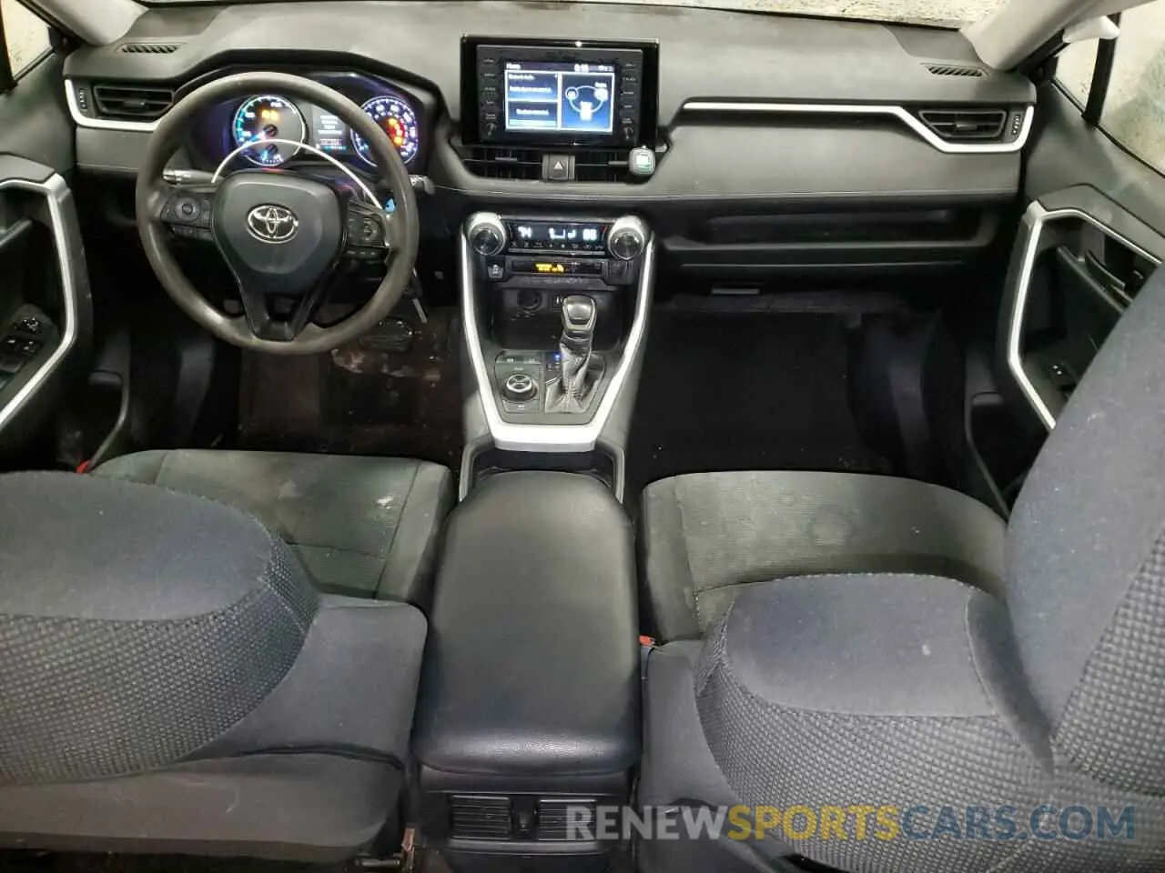 8 Photograph of a damaged car 2T3LWRFV7KW036060 TOYOTA RAV4 2019