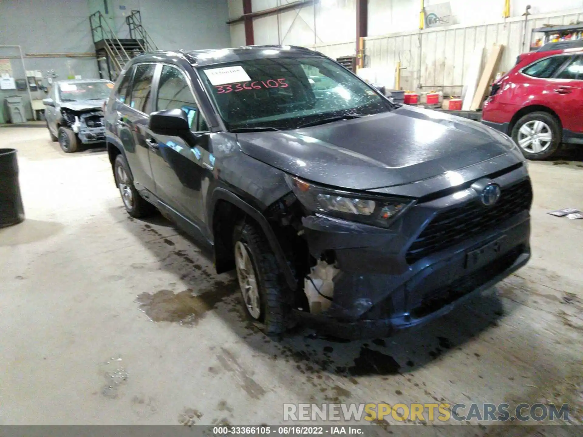 1 Photograph of a damaged car 2T3LWRFV7KW038746 TOYOTA RAV4 2019