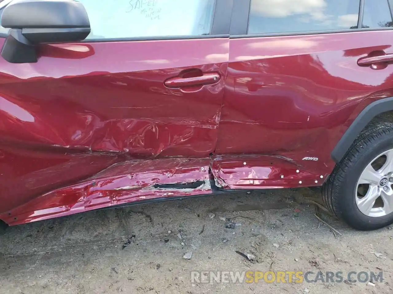 9 Photograph of a damaged car 2T3LWRFV7KW043798 TOYOTA RAV4 2019