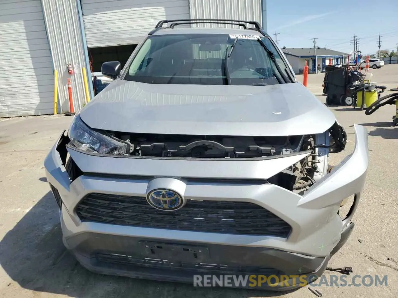 5 Photograph of a damaged car 2T3LWRFV8KW013984 TOYOTA RAV4 2019