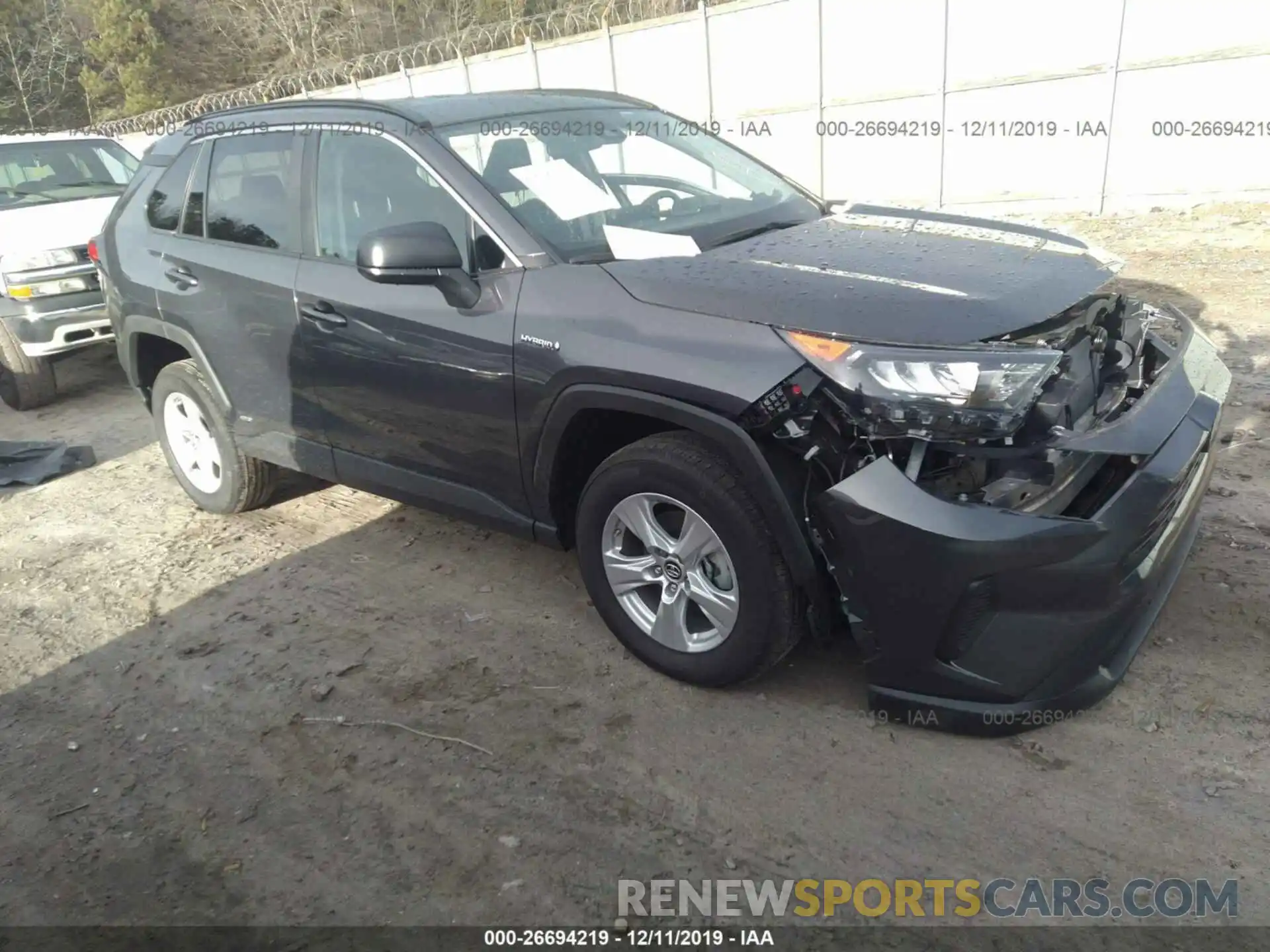 1 Photograph of a damaged car 2T3LWRFV8KW015735 TOYOTA RAV4 2019