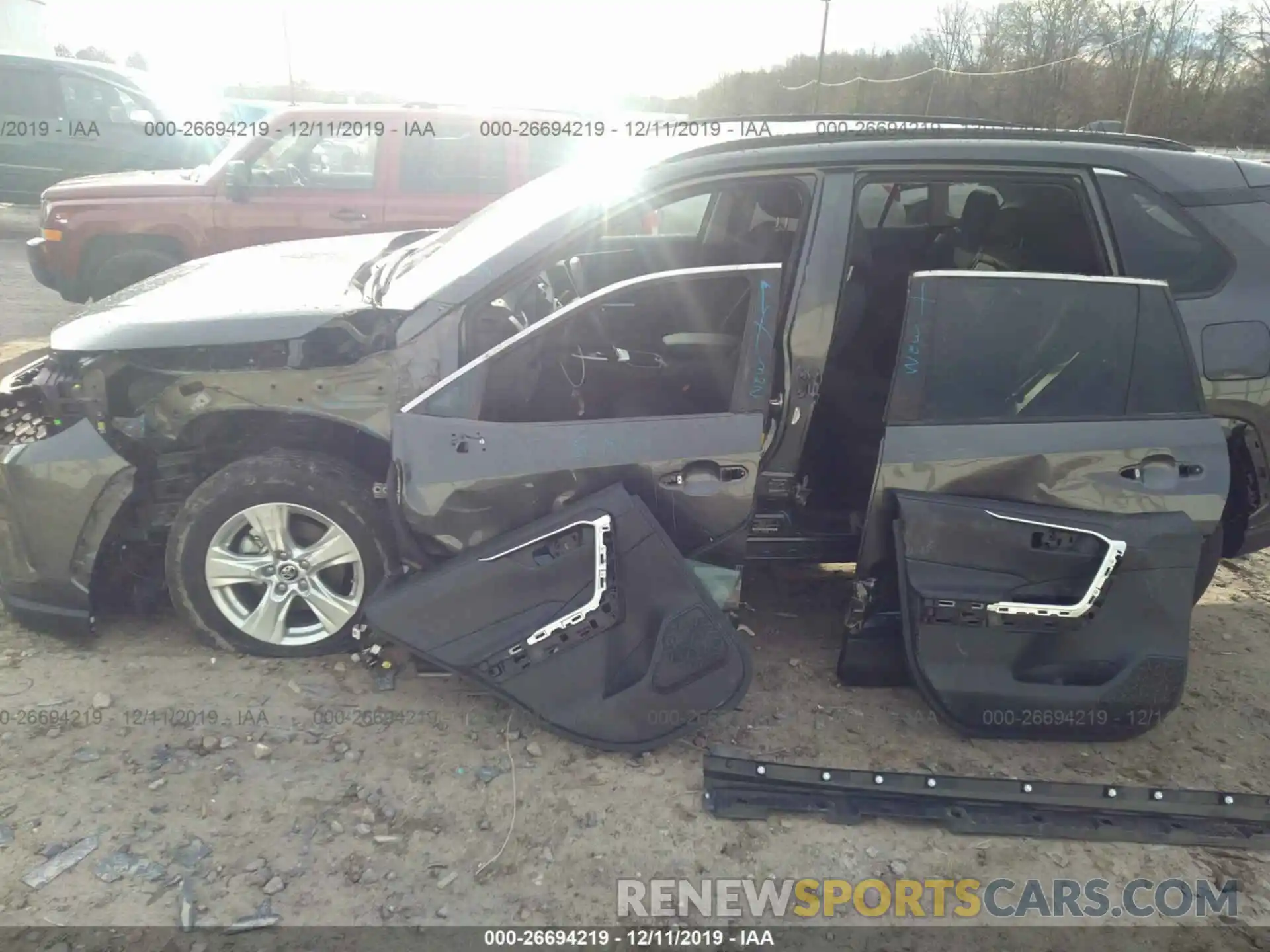 6 Photograph of a damaged car 2T3LWRFV8KW015735 TOYOTA RAV4 2019