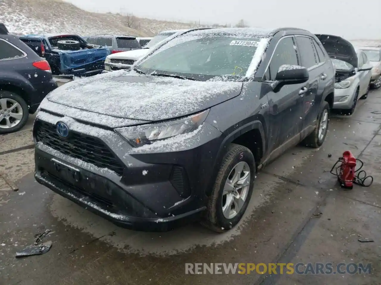 2 Photograph of a damaged car 2T3LWRFV8KW016366 TOYOTA RAV4 2019