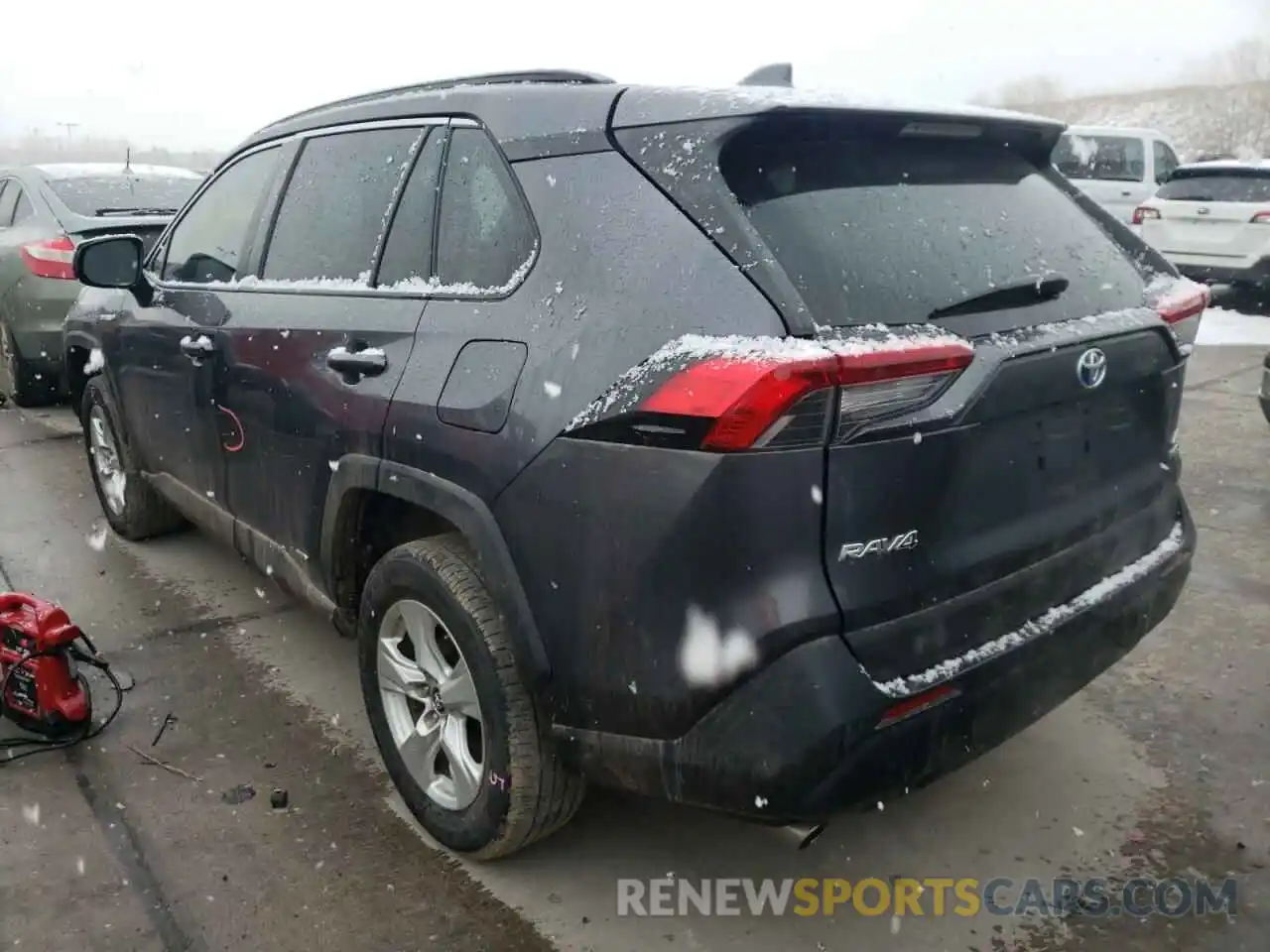 3 Photograph of a damaged car 2T3LWRFV8KW016366 TOYOTA RAV4 2019