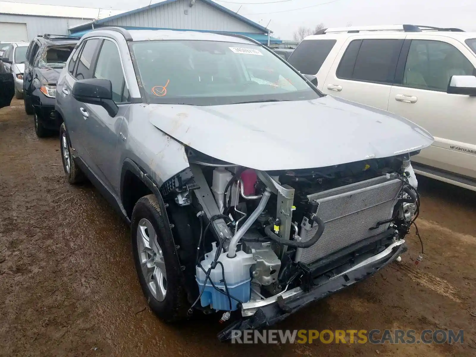 1 Photograph of a damaged car 2T3LWRFV9KW014027 TOYOTA RAV4 2019