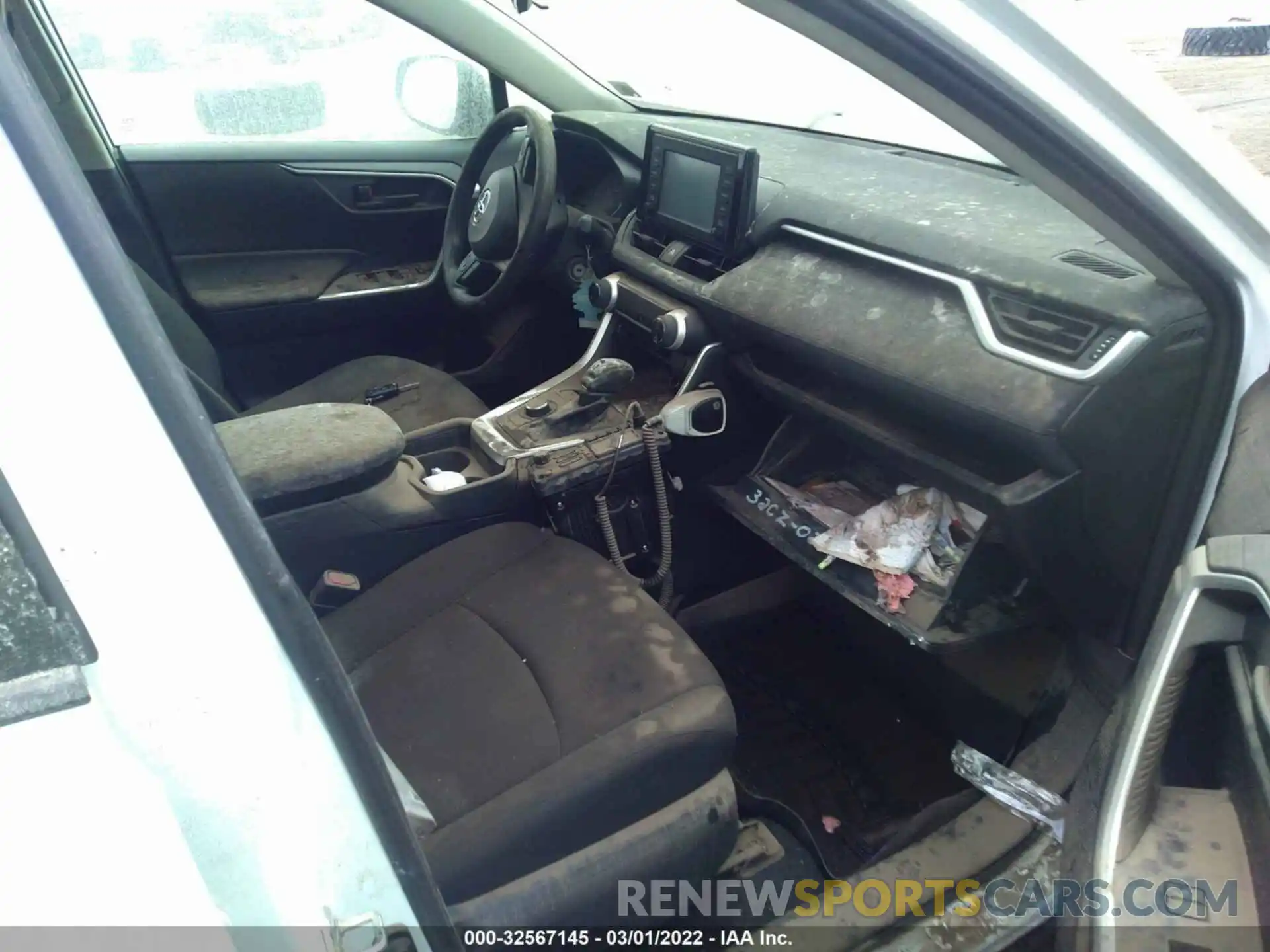 5 Photograph of a damaged car 2T3MWRFV0KW011554 TOYOTA RAV4 2019