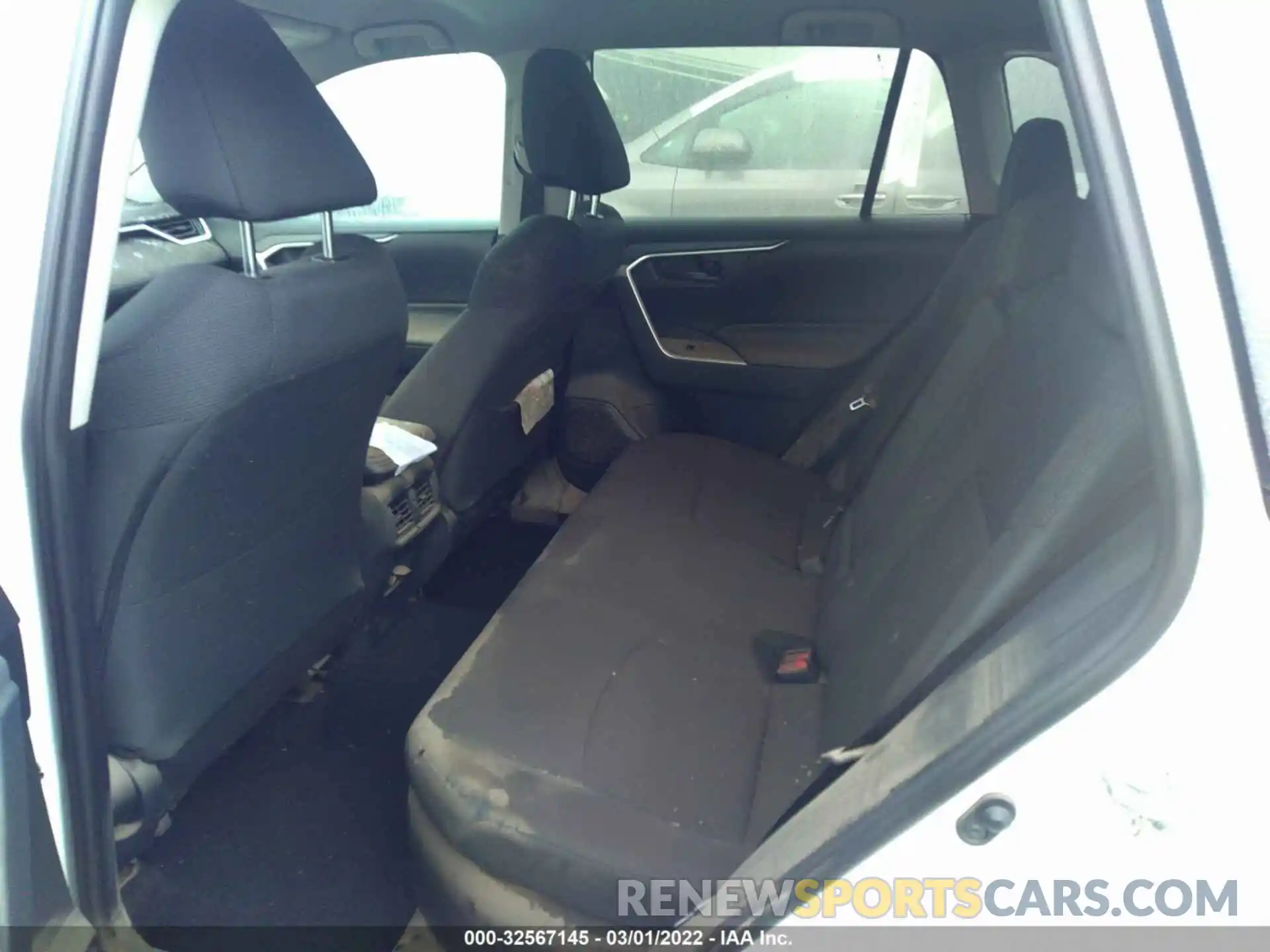 8 Photograph of a damaged car 2T3MWRFV0KW011554 TOYOTA RAV4 2019