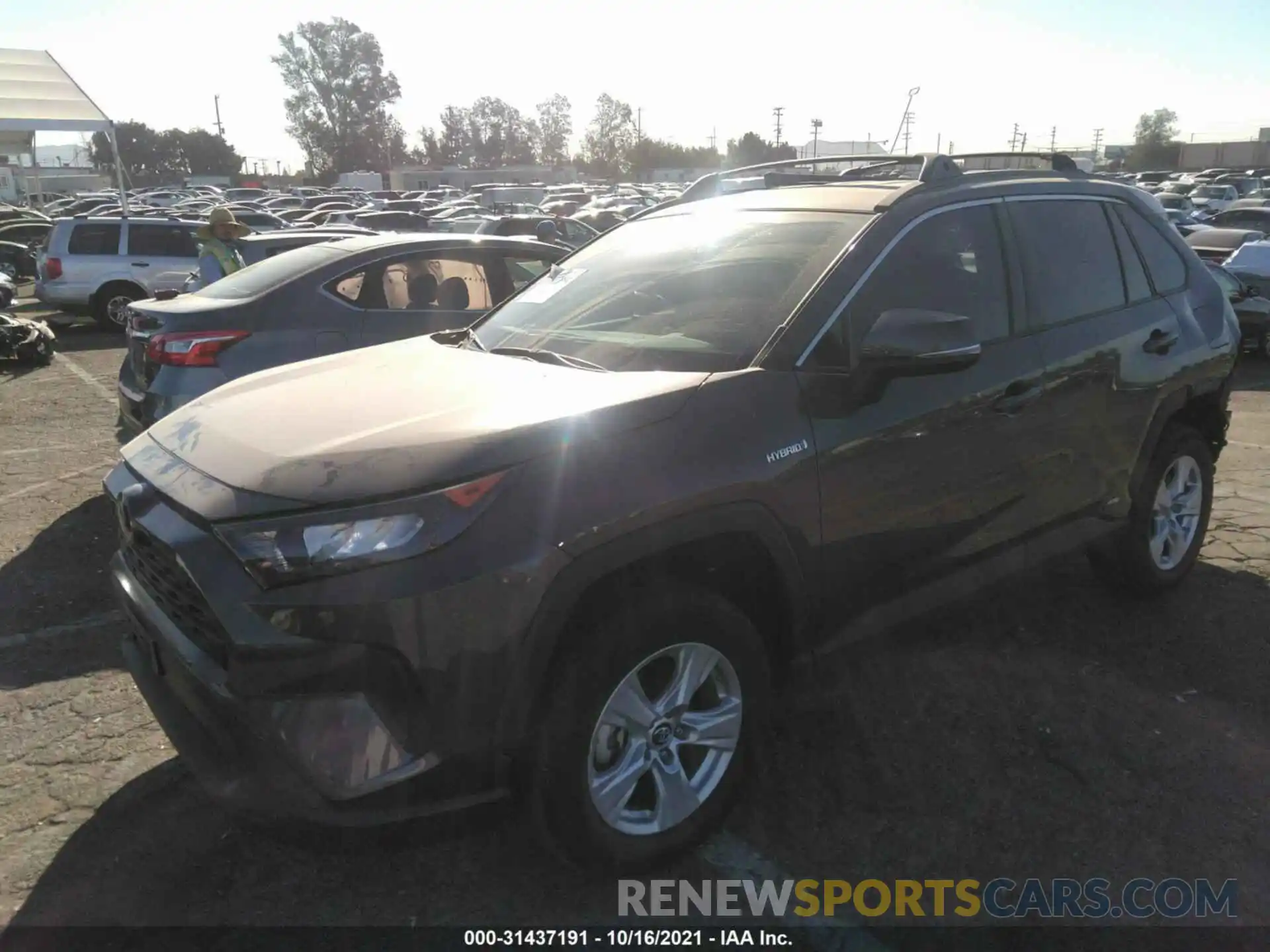 2 Photograph of a damaged car 2T3MWRFV0KW012882 TOYOTA RAV4 2019