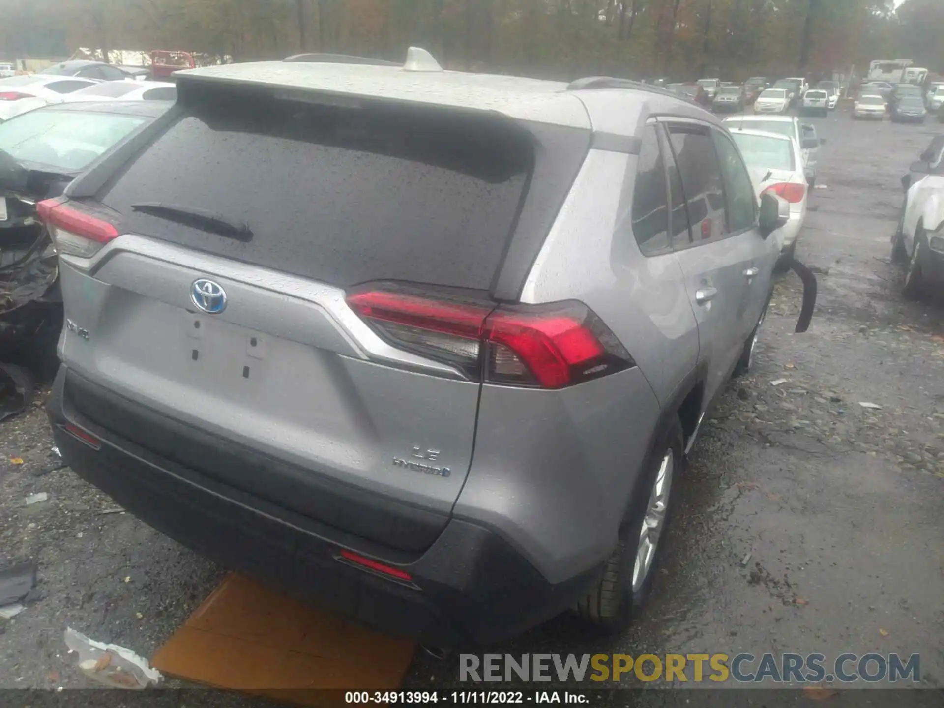 4 Photograph of a damaged car 2T3MWRFV0KW017547 TOYOTA RAV4 2019