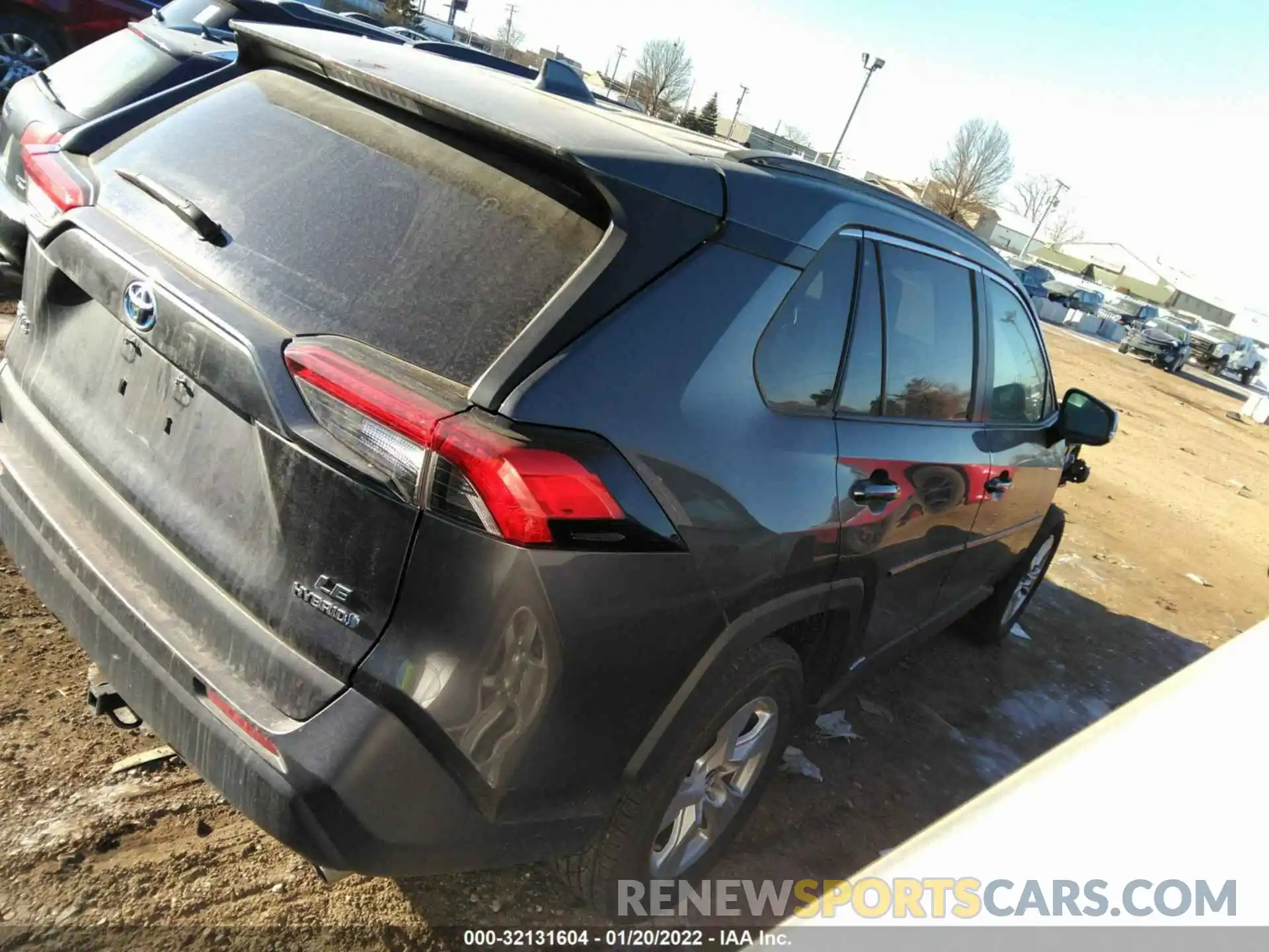 4 Photograph of a damaged car 2T3MWRFV0KW033487 TOYOTA RAV4 2019