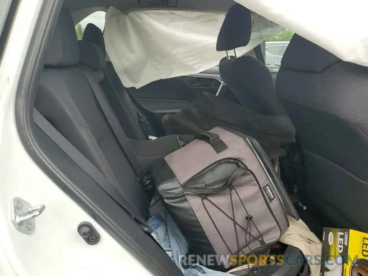 11 Photograph of a damaged car 2T3MWRFV0KW036194 TOYOTA RAV4 2019