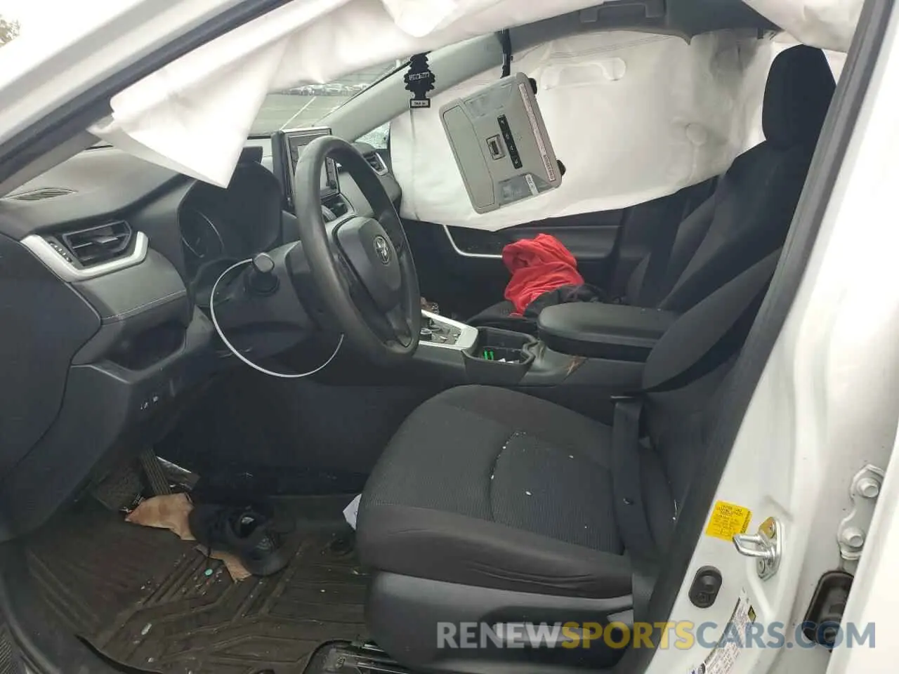7 Photograph of a damaged car 2T3MWRFV0KW036194 TOYOTA RAV4 2019