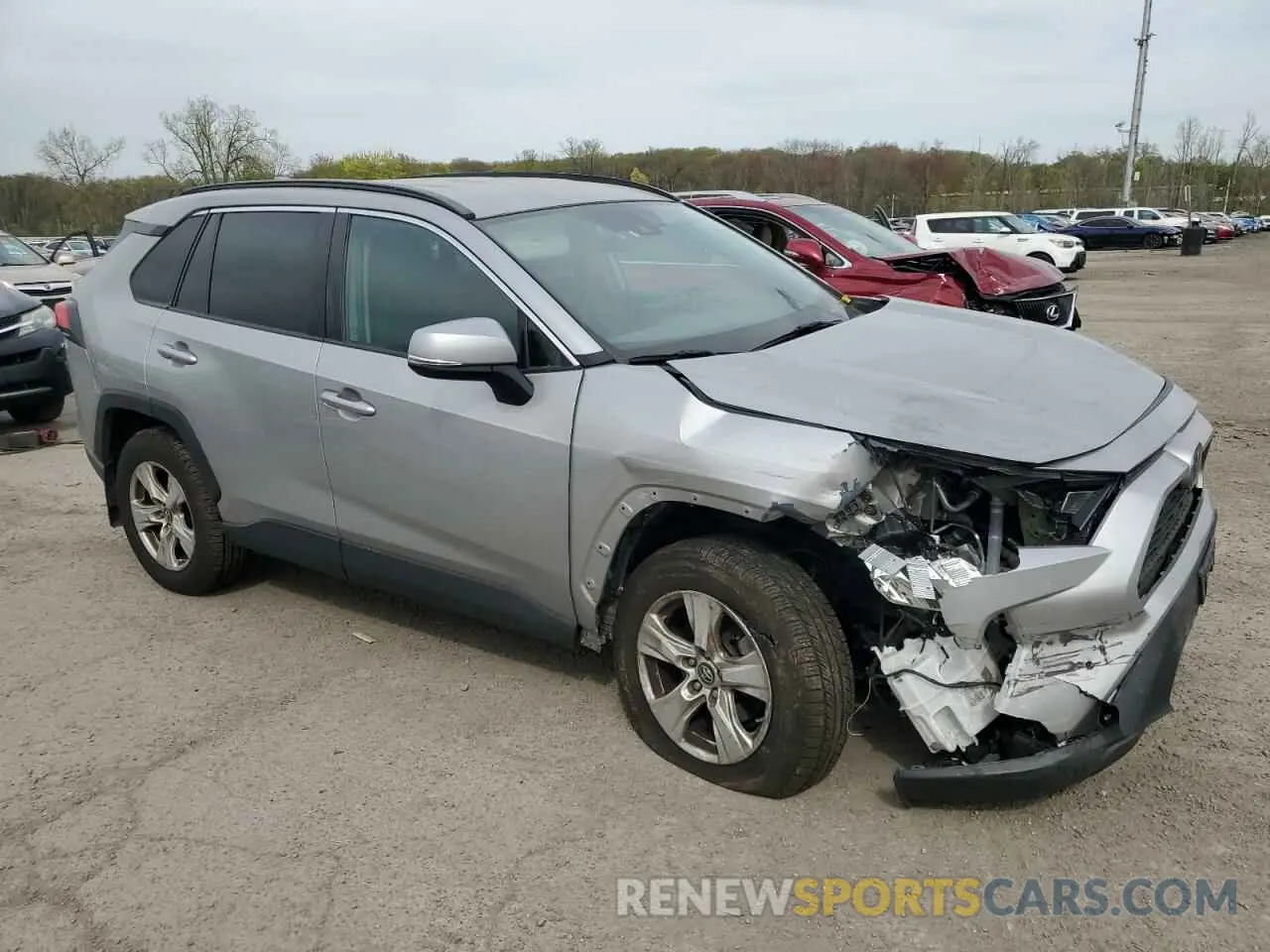 4 Photograph of a damaged car 2T3MWRFV0KW045154 TOYOTA RAV4 2019