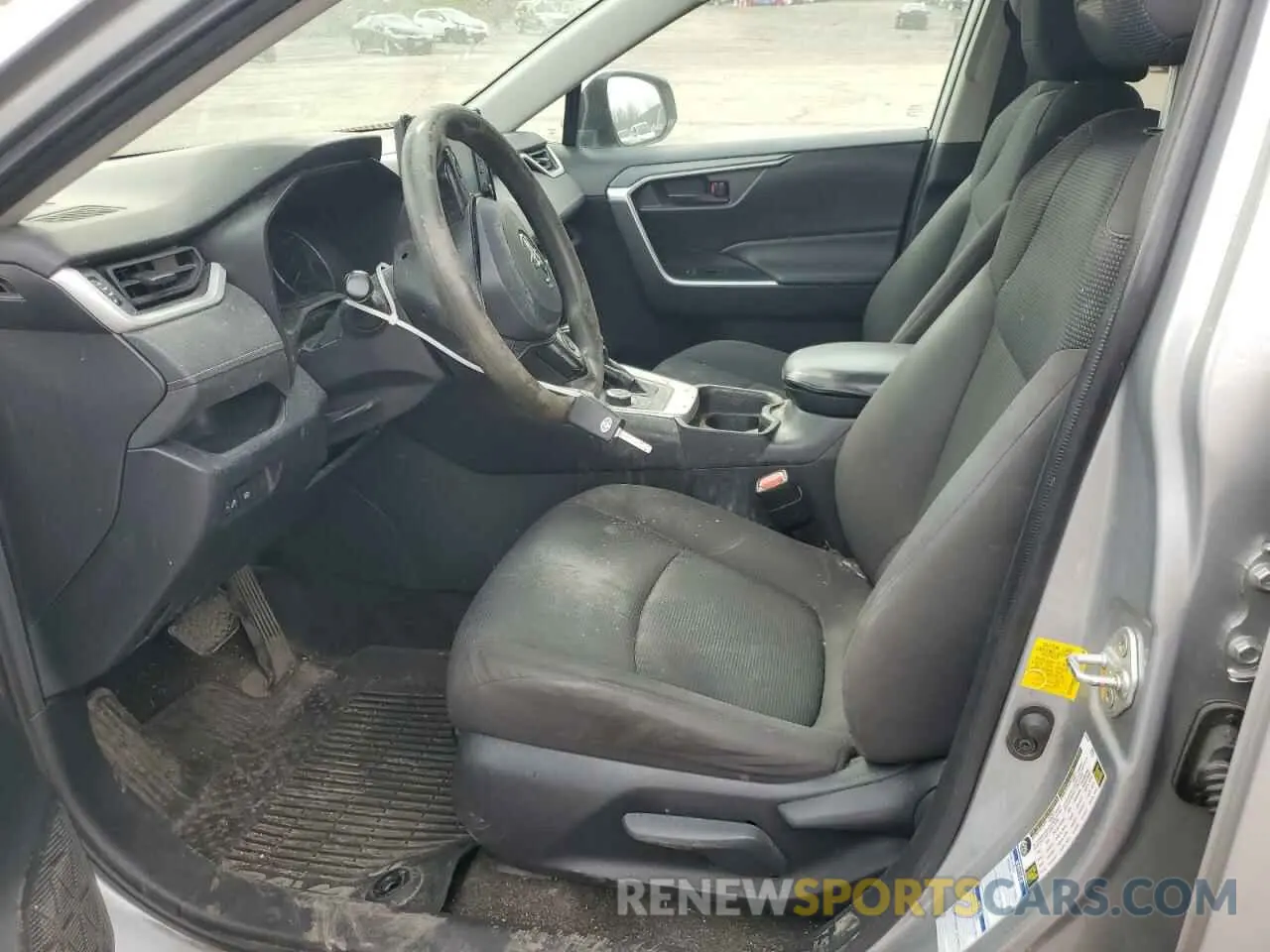 7 Photograph of a damaged car 2T3MWRFV0KW045154 TOYOTA RAV4 2019