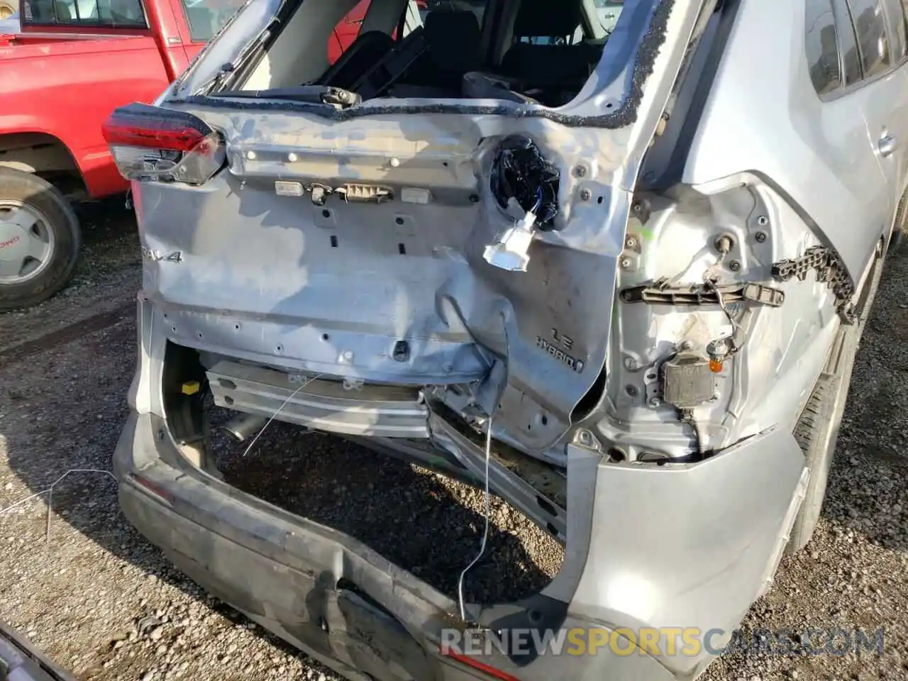 9 Photograph of a damaged car 2T3MWRFV1KW044630 TOYOTA RAV4 2019