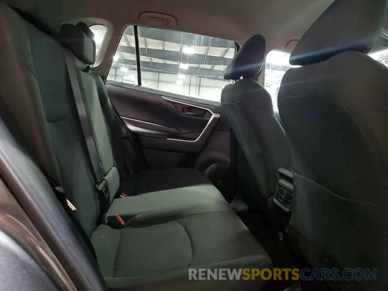 11 Photograph of a damaged car 2T3MWRFV2KW005240 TOYOTA RAV4 2019