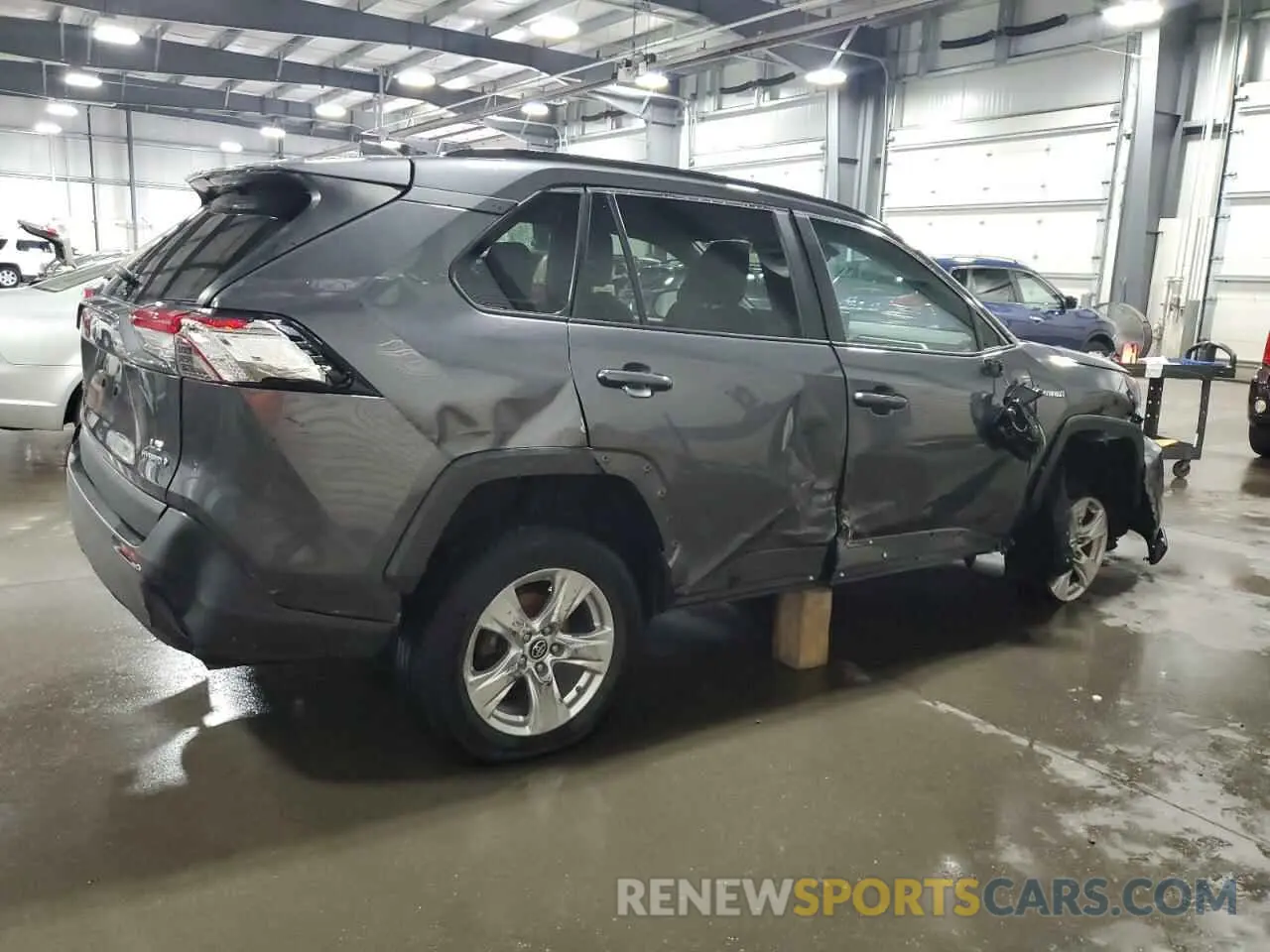 3 Photograph of a damaged car 2T3MWRFV2KW005240 TOYOTA RAV4 2019