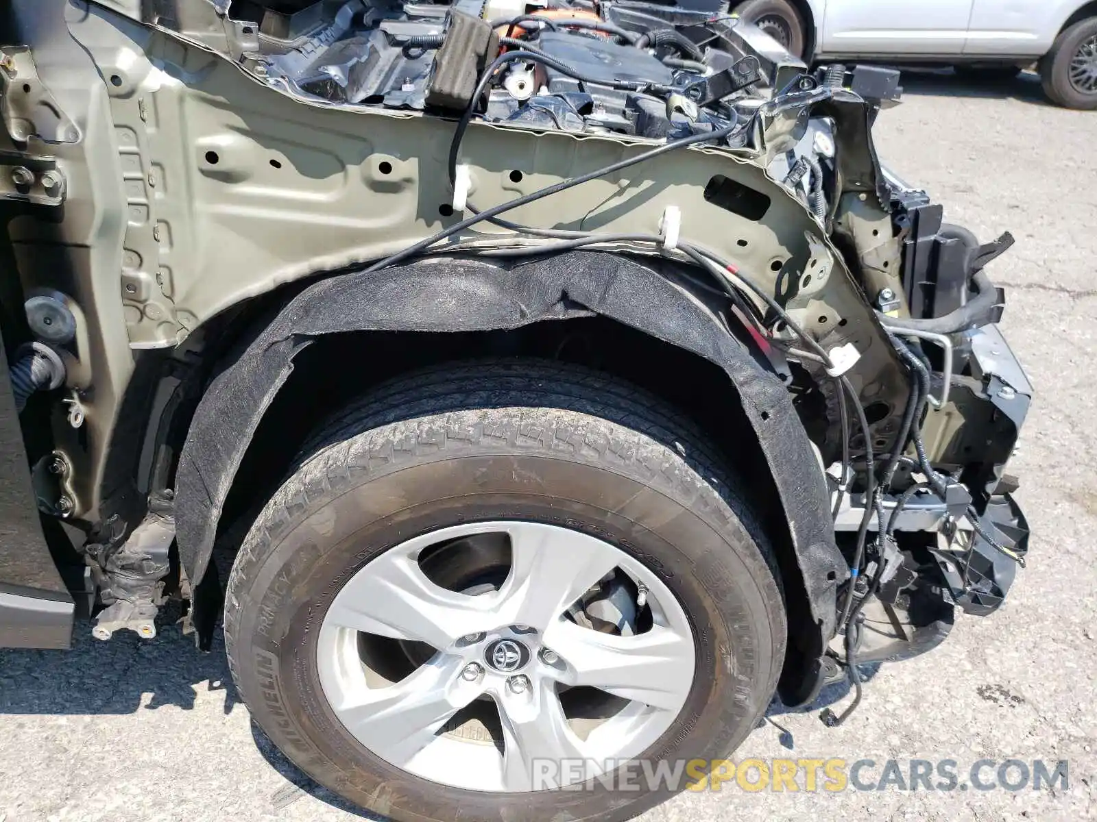 9 Photograph of a damaged car 2T3MWRFV2KW005514 TOYOTA RAV4 2019