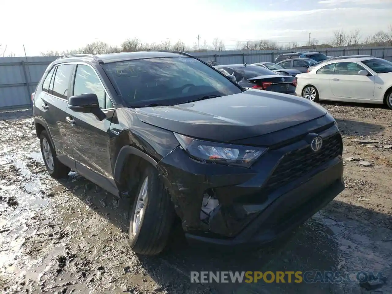 1 Photograph of a damaged car 2T3MWRFV2KW009949 TOYOTA RAV4 2019