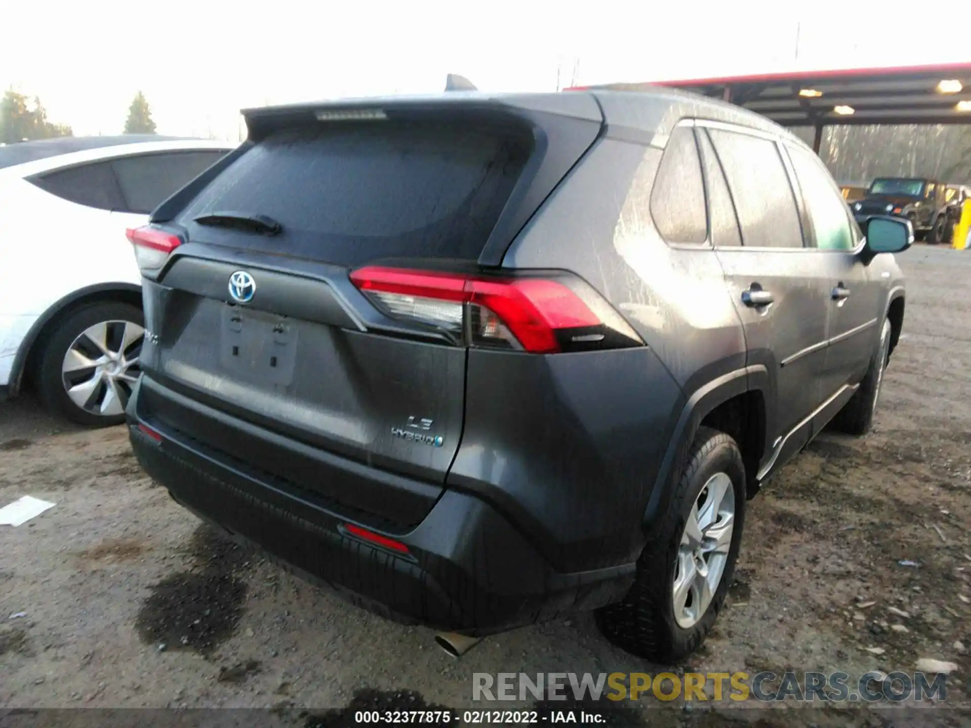 4 Photograph of a damaged car 2T3MWRFV2KW012205 TOYOTA RAV4 2019