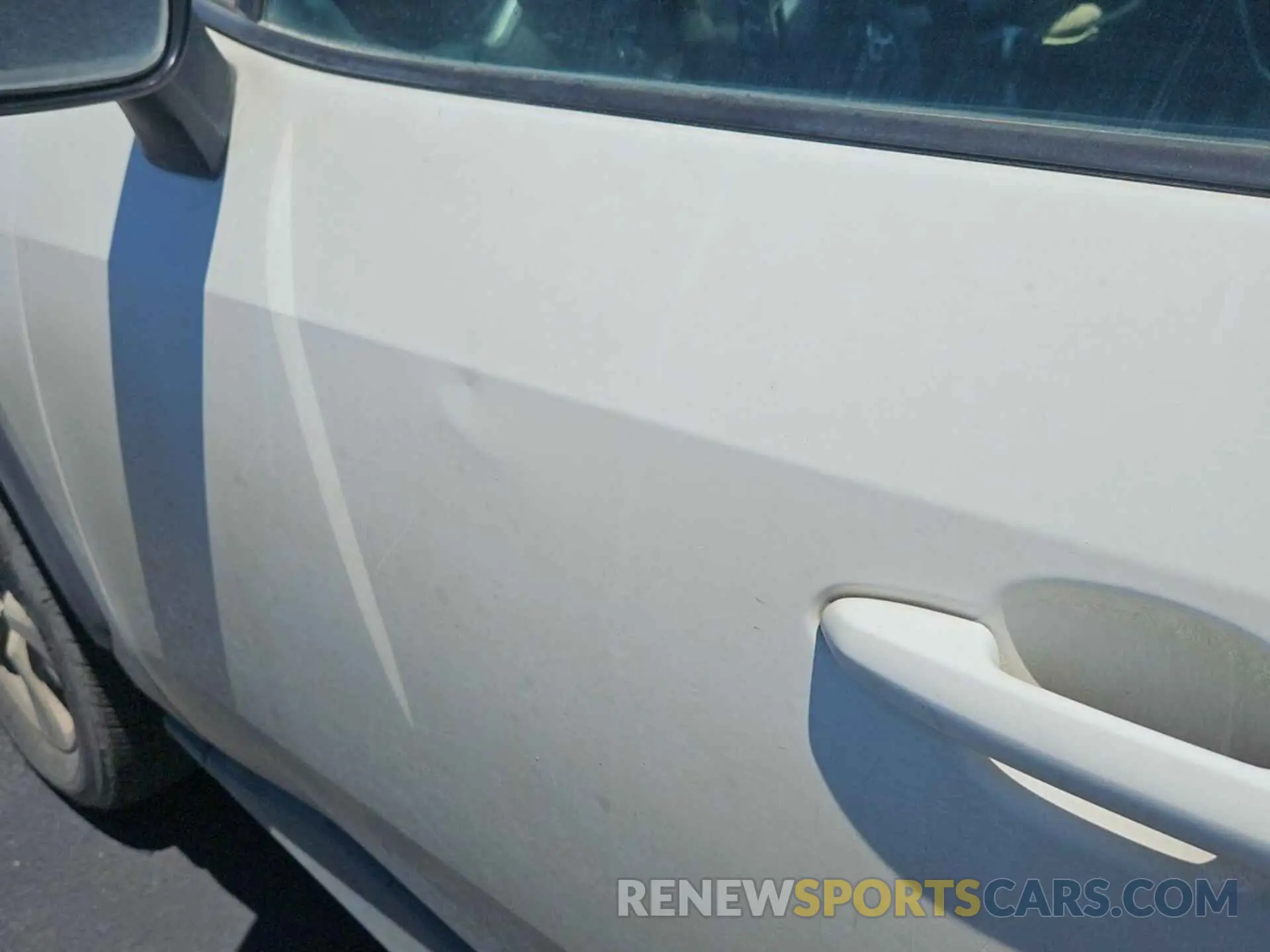 1 Photograph of a damaged car 2T3MWRFV2KW021633 TOYOTA RAV4 2019