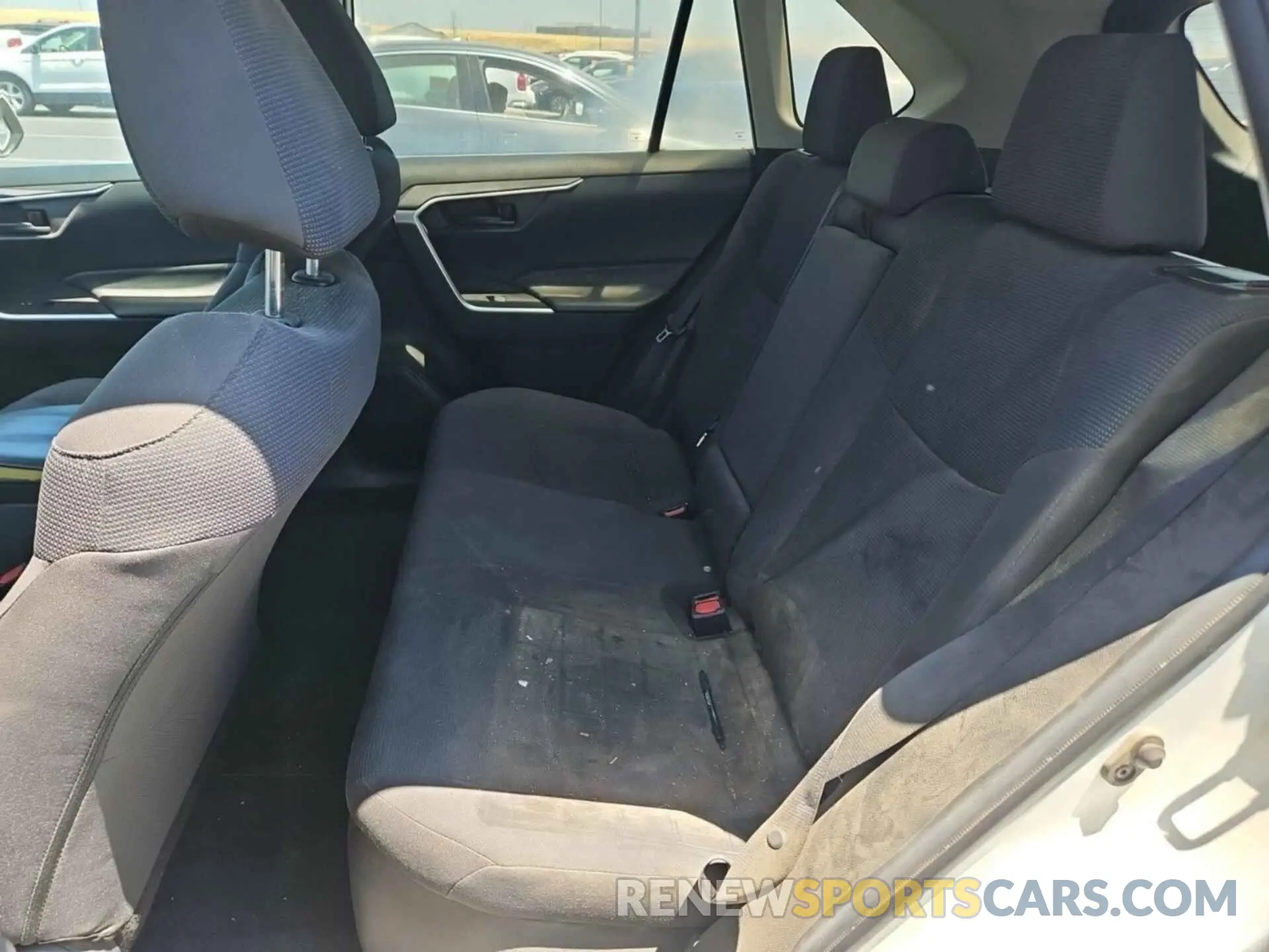 12 Photograph of a damaged car 2T3MWRFV2KW021633 TOYOTA RAV4 2019
