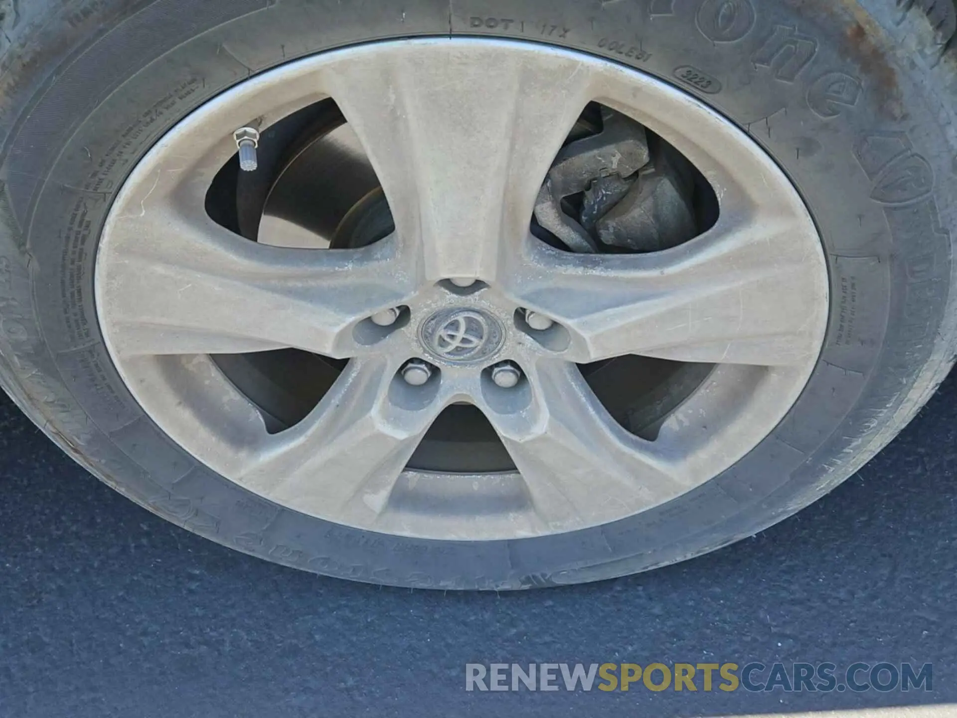 15 Photograph of a damaged car 2T3MWRFV2KW021633 TOYOTA RAV4 2019