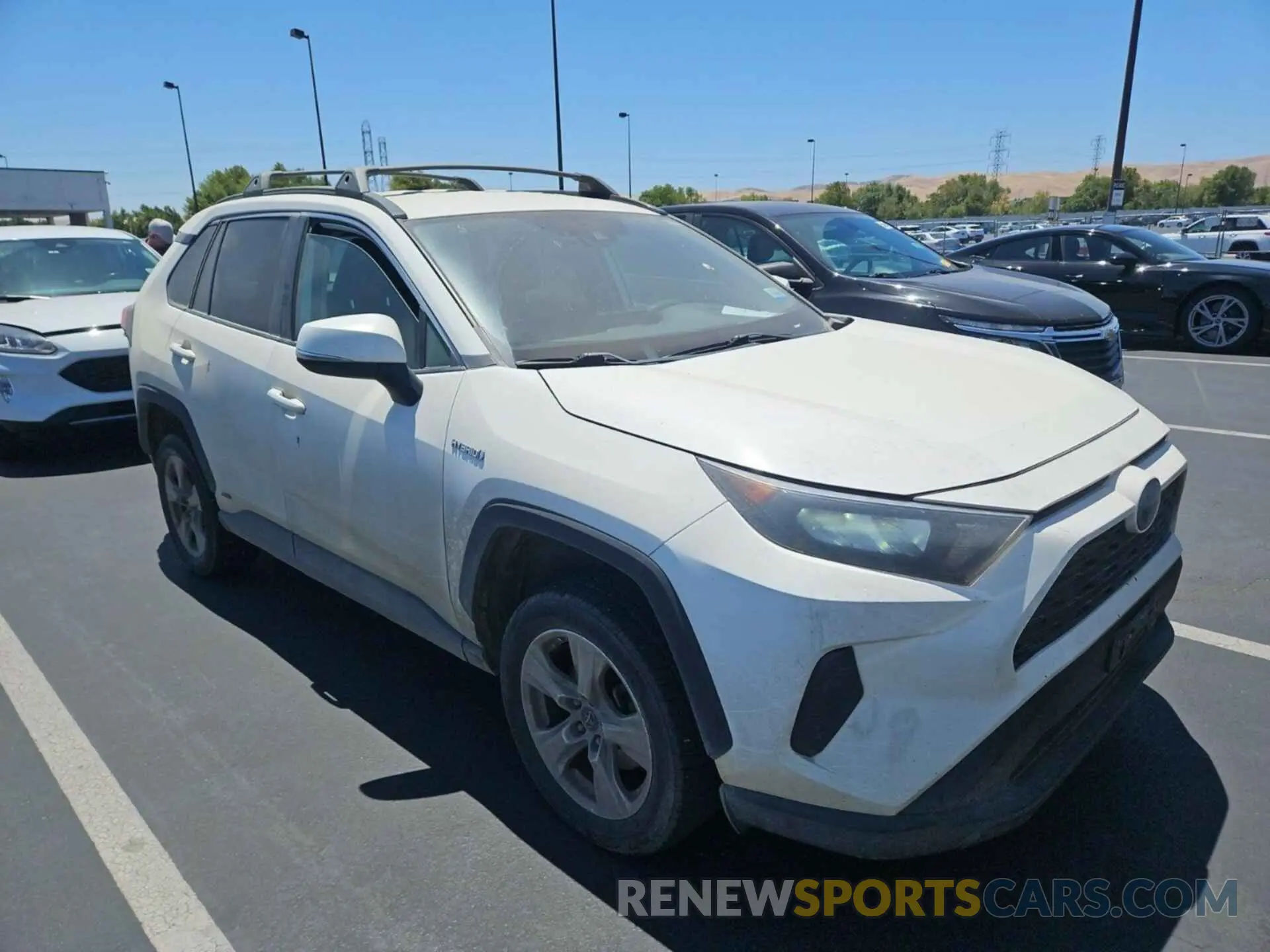16 Photograph of a damaged car 2T3MWRFV2KW021633 TOYOTA RAV4 2019