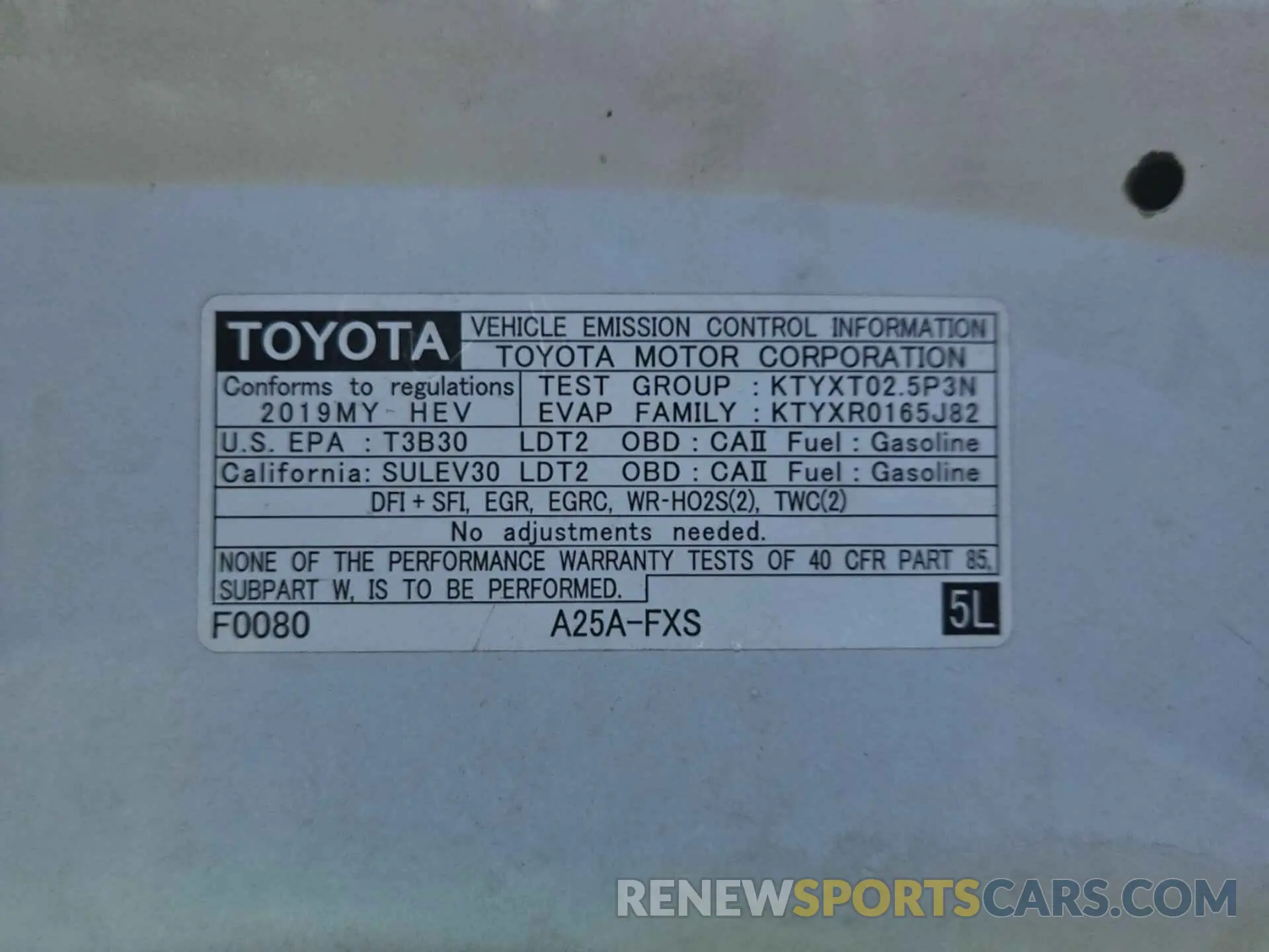 28 Photograph of a damaged car 2T3MWRFV2KW021633 TOYOTA RAV4 2019