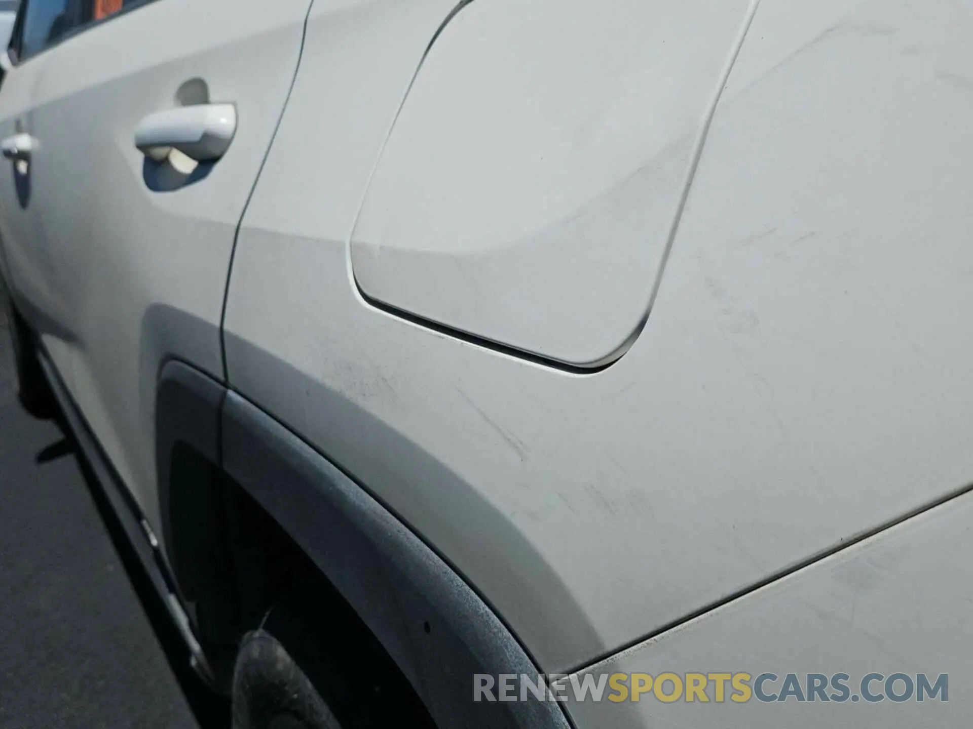 29 Photograph of a damaged car 2T3MWRFV2KW021633 TOYOTA RAV4 2019