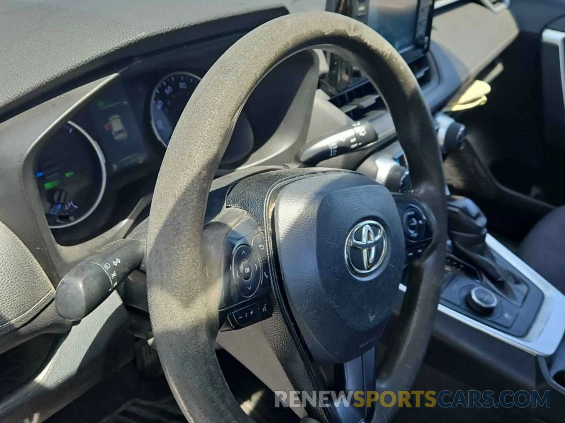 3 Photograph of a damaged car 2T3MWRFV2KW021633 TOYOTA RAV4 2019