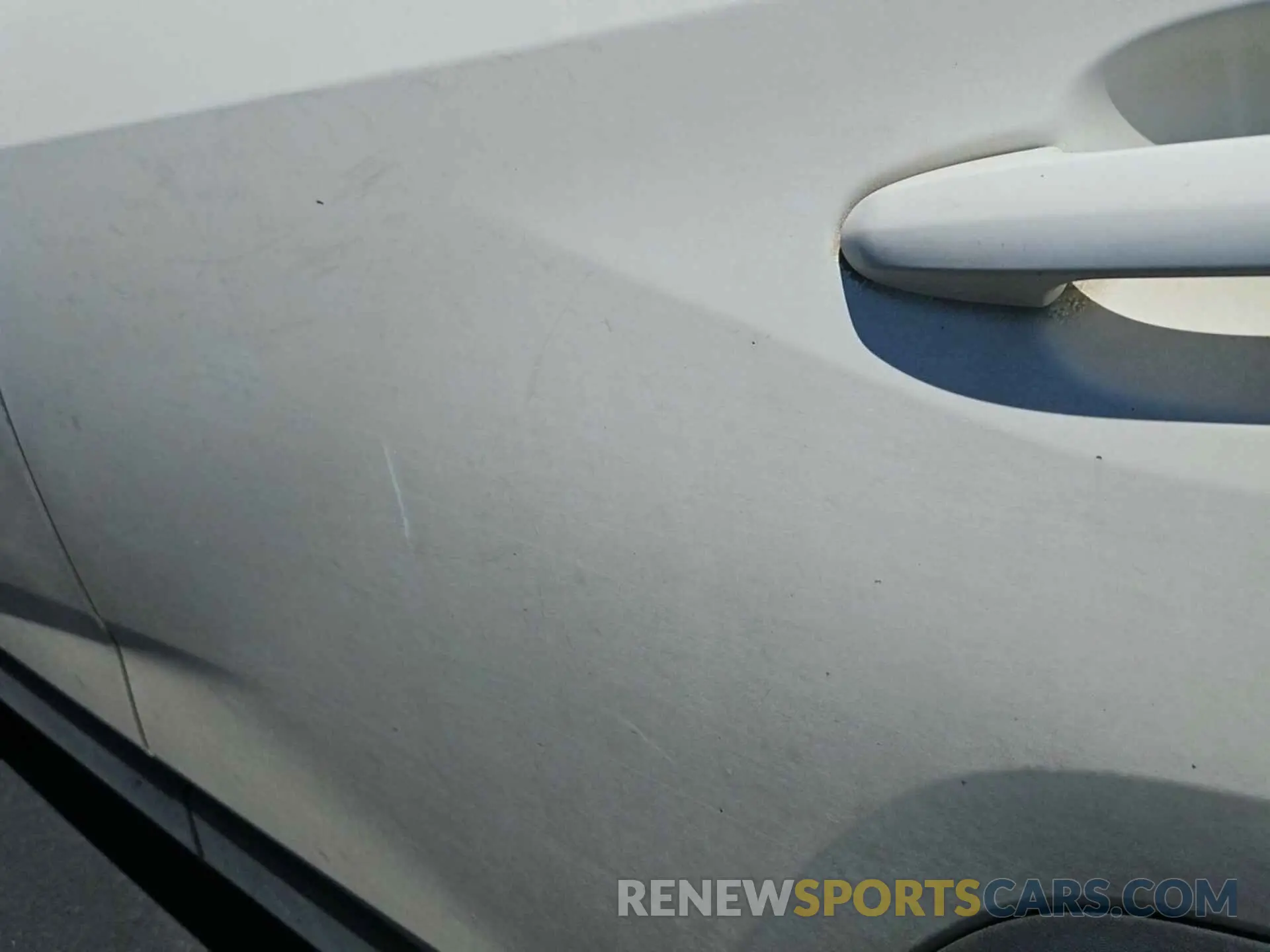 34 Photograph of a damaged car 2T3MWRFV2KW021633 TOYOTA RAV4 2019