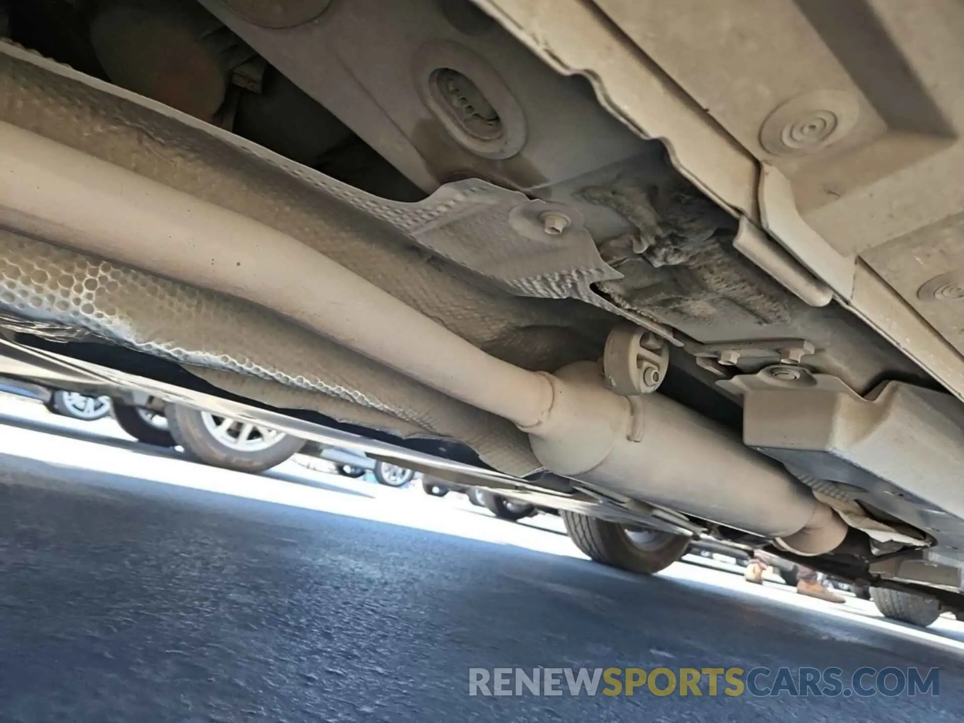 4 Photograph of a damaged car 2T3MWRFV2KW021633 TOYOTA RAV4 2019