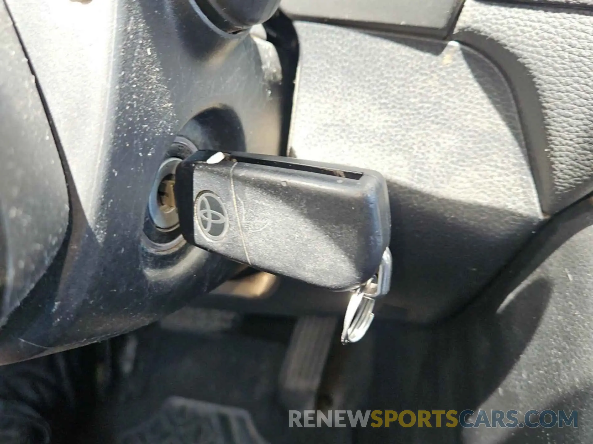 42 Photograph of a damaged car 2T3MWRFV2KW021633 TOYOTA RAV4 2019