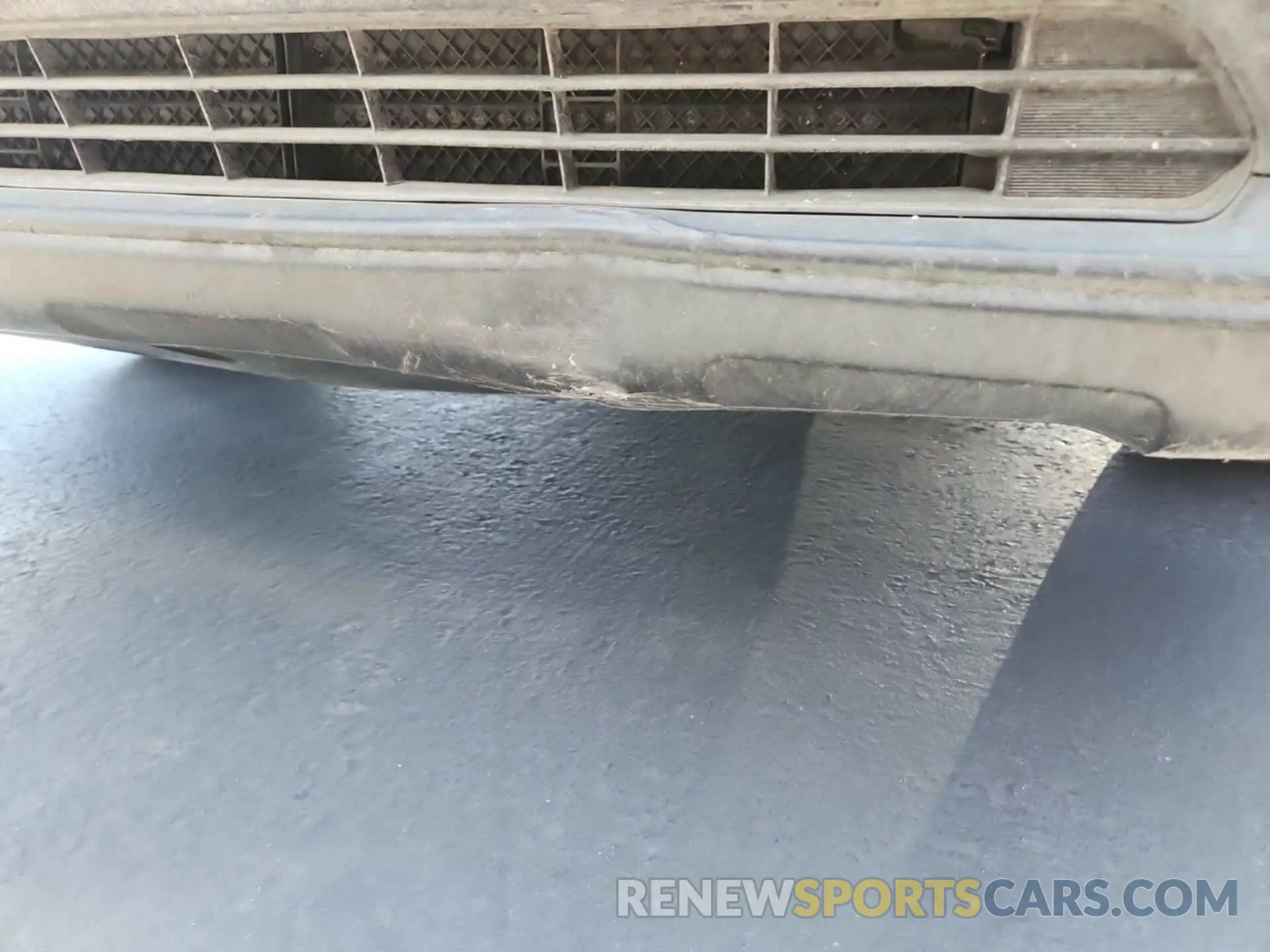 8 Photograph of a damaged car 2T3MWRFV2KW021633 TOYOTA RAV4 2019