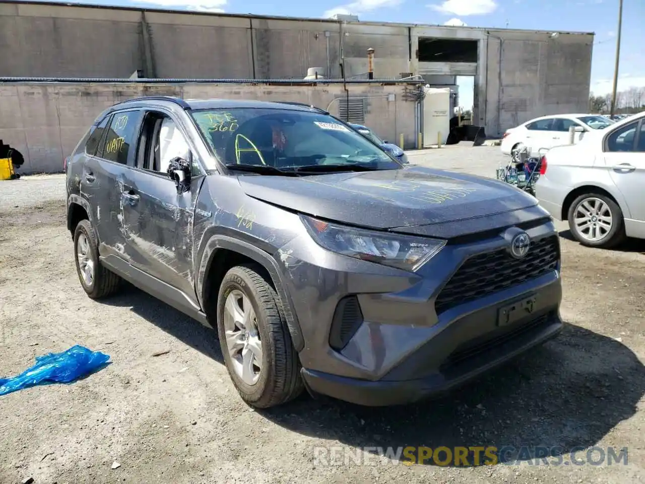 1 Photograph of a damaged car 2T3MWRFV2KW036164 TOYOTA RAV4 2019