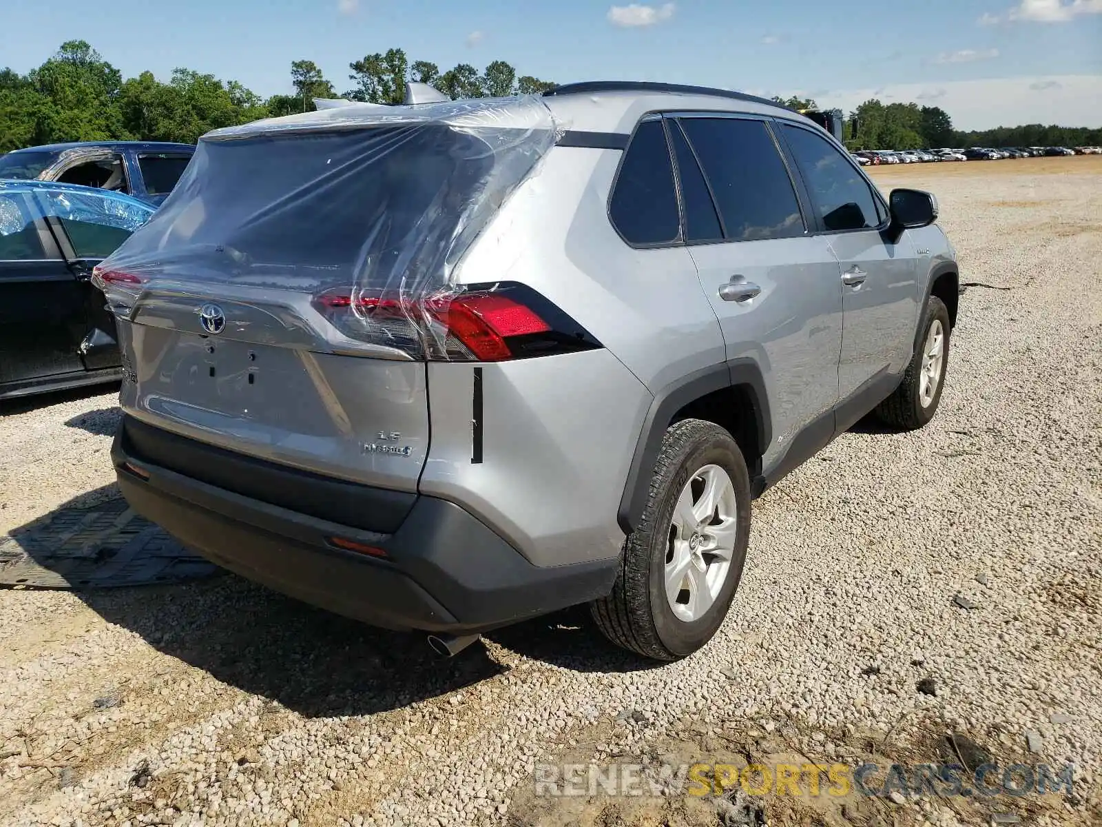 4 Photograph of a damaged car 2T3MWRFV3KW003822 TOYOTA RAV4 2019